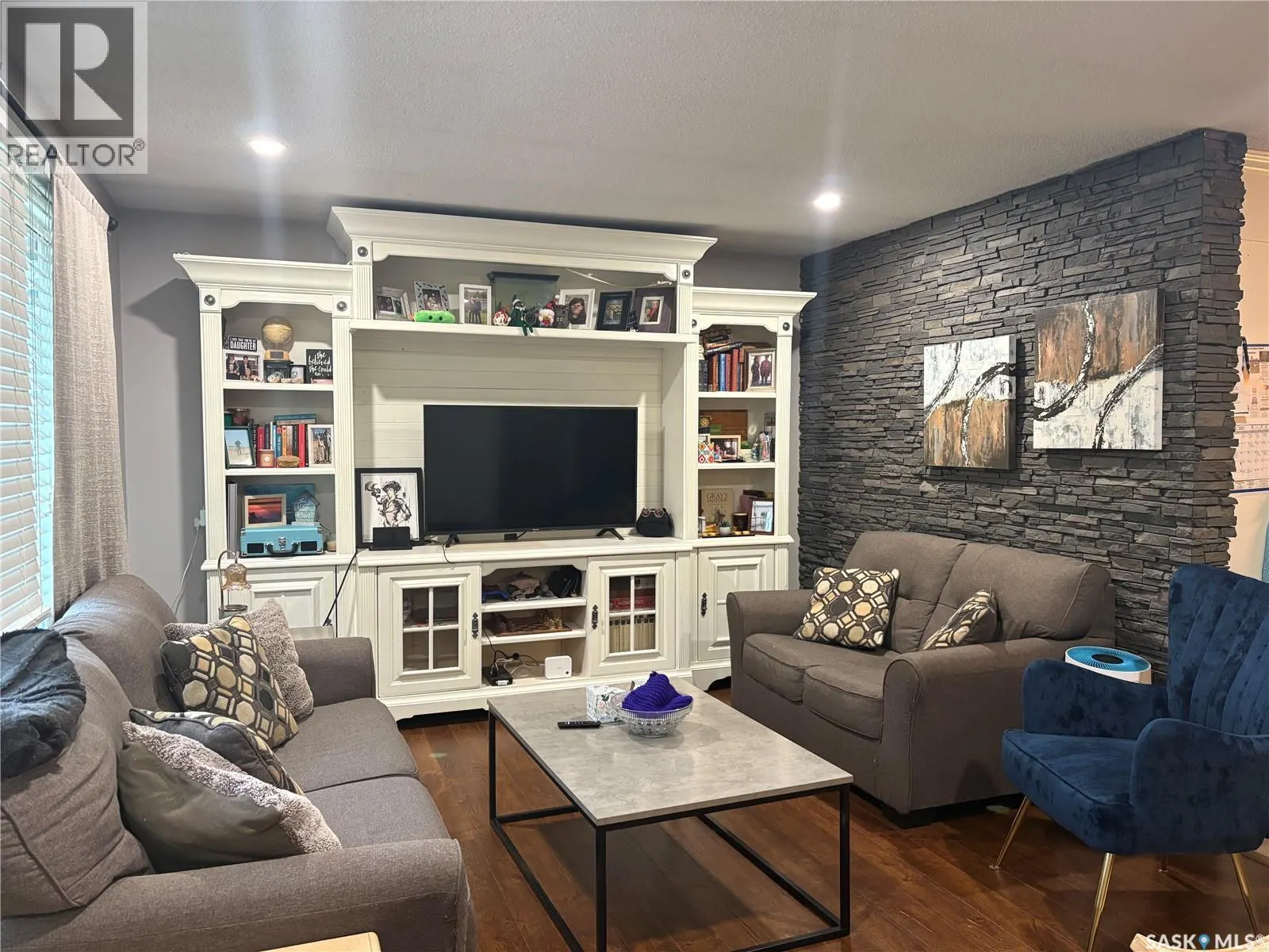 1582 Sibbald CRESCENT