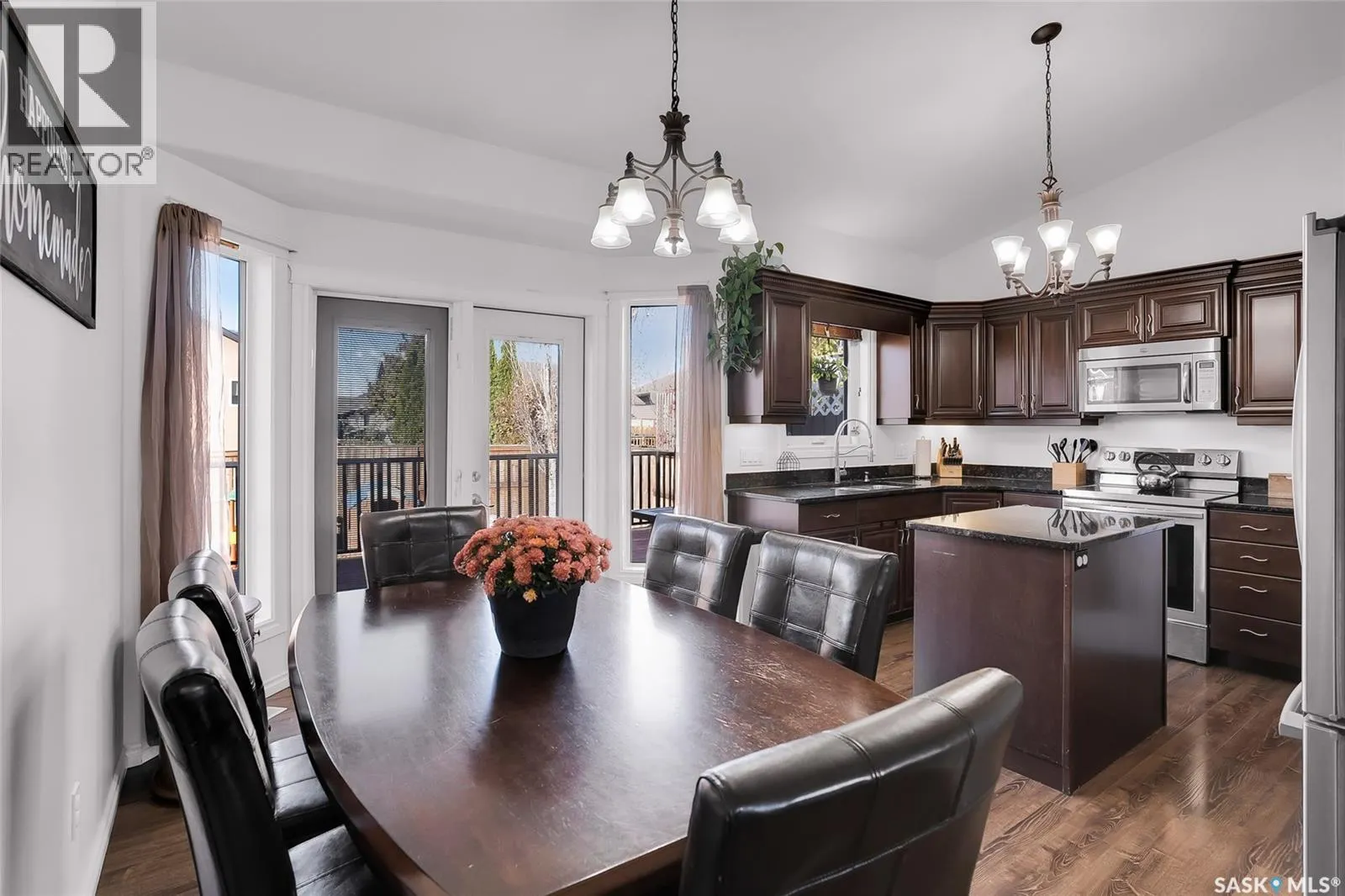 223 Greenfield CRESCENT