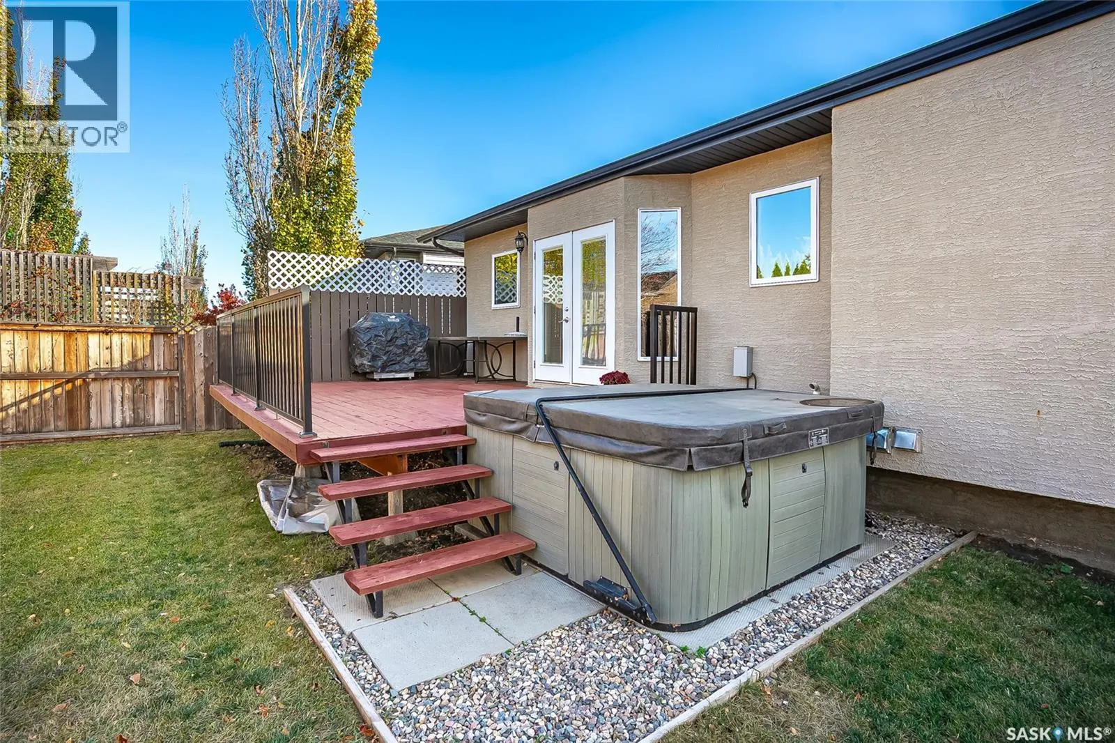 223 Greenfield CRESCENT