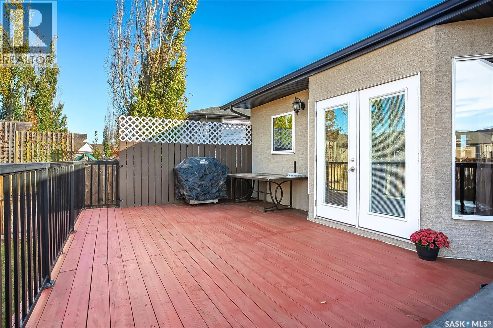 223 Greenfield CRESCENT