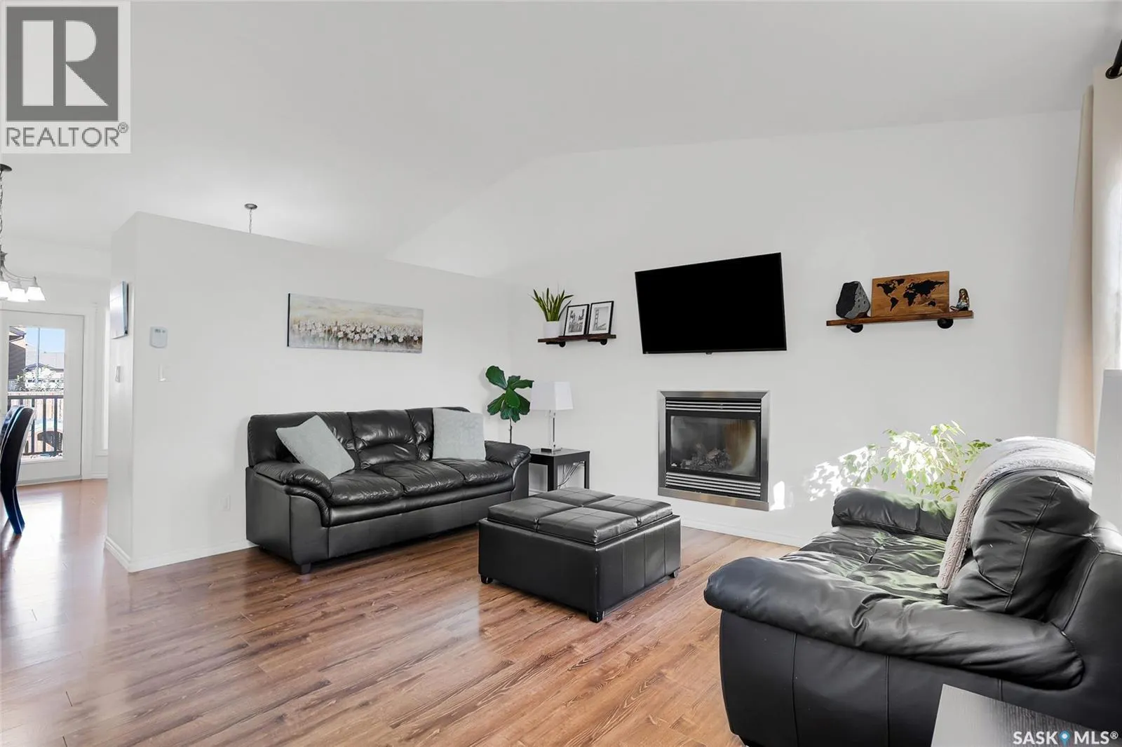 223 Greenfield CRESCENT