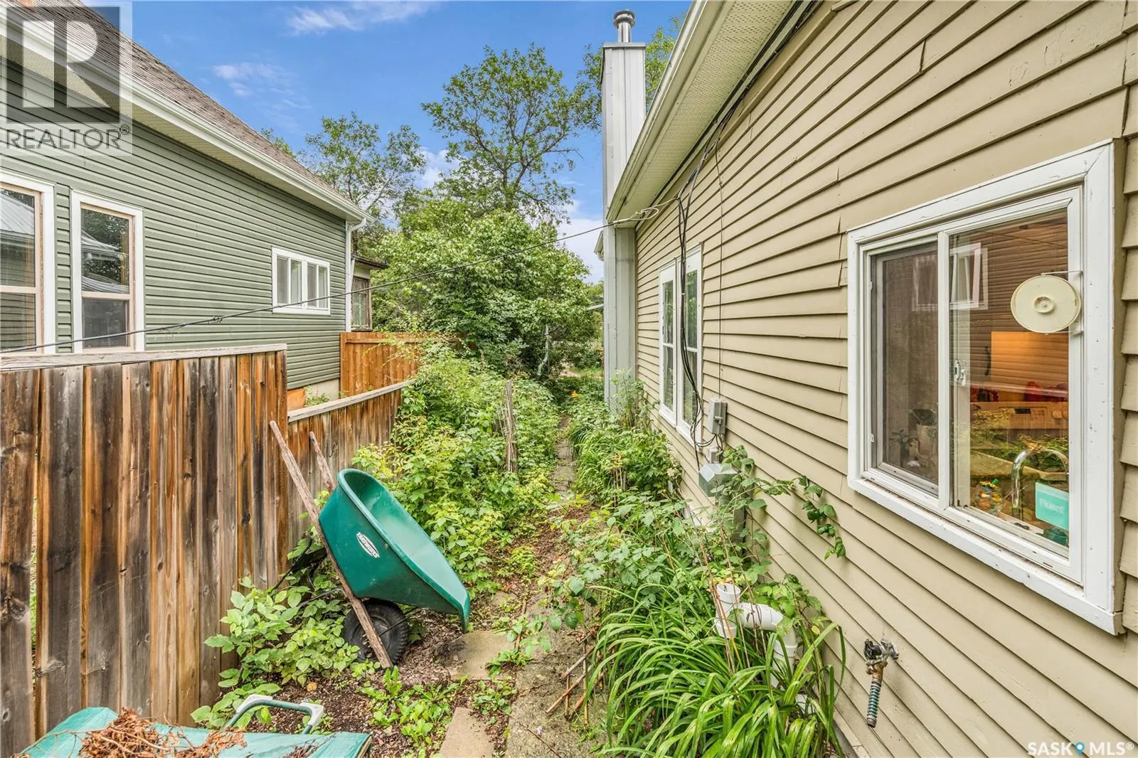 317 G AVENUE N