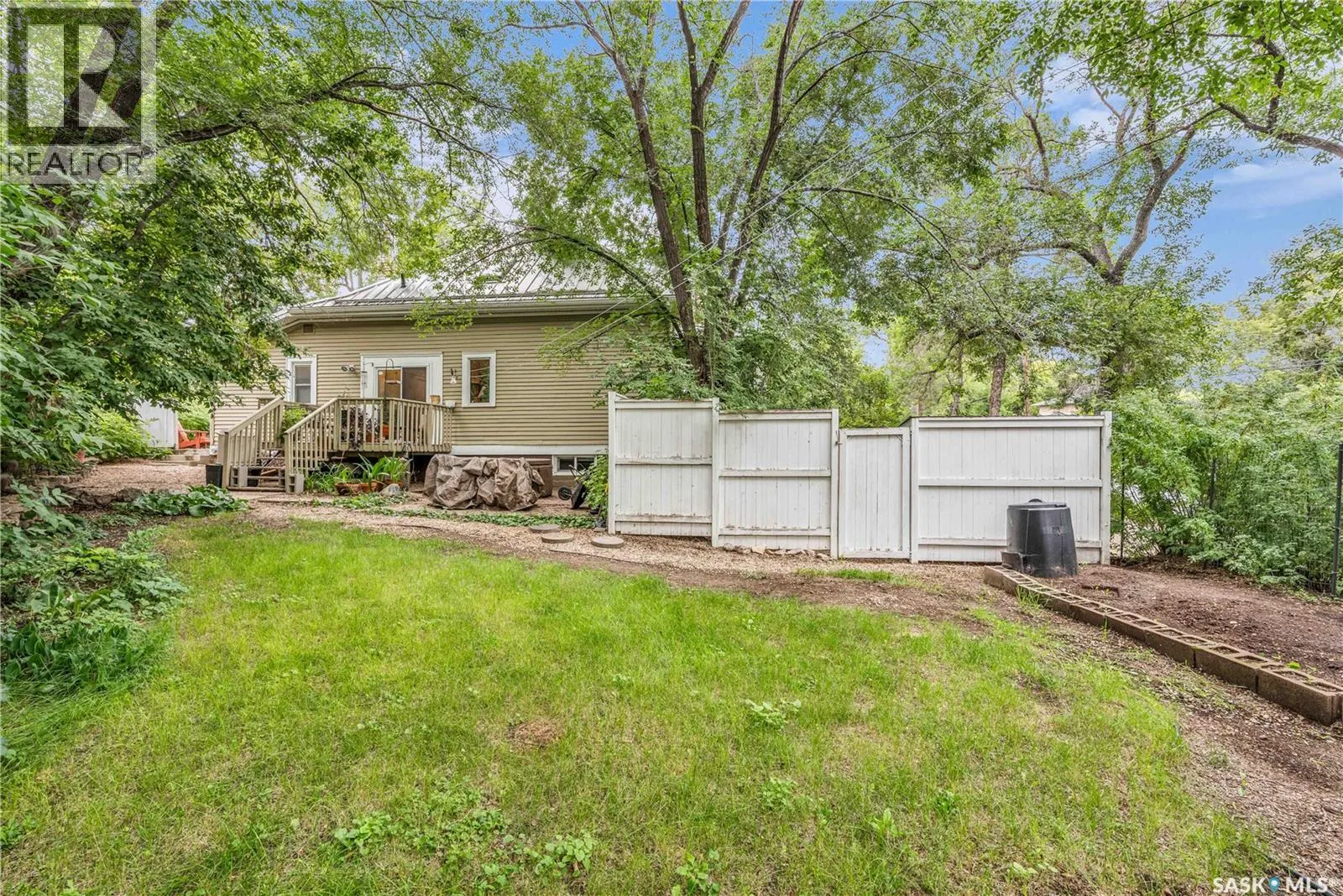 317 G AVENUE N