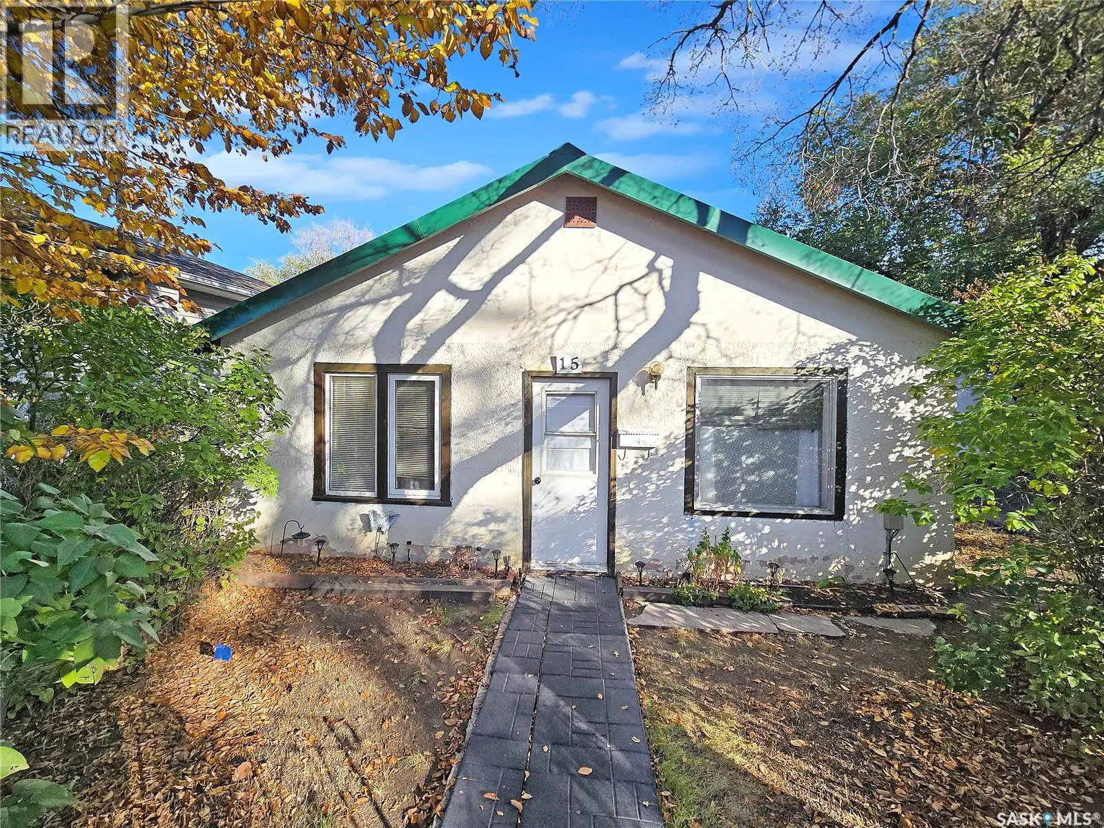 15 10th AVENUE NE