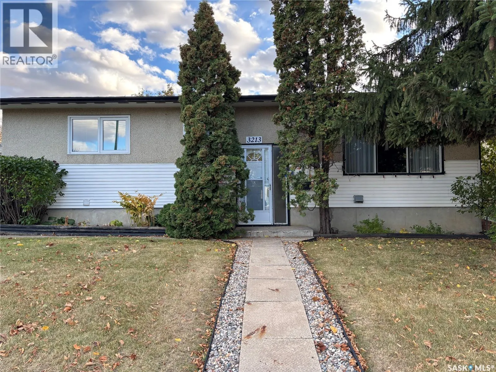 3213 33rd STREET W