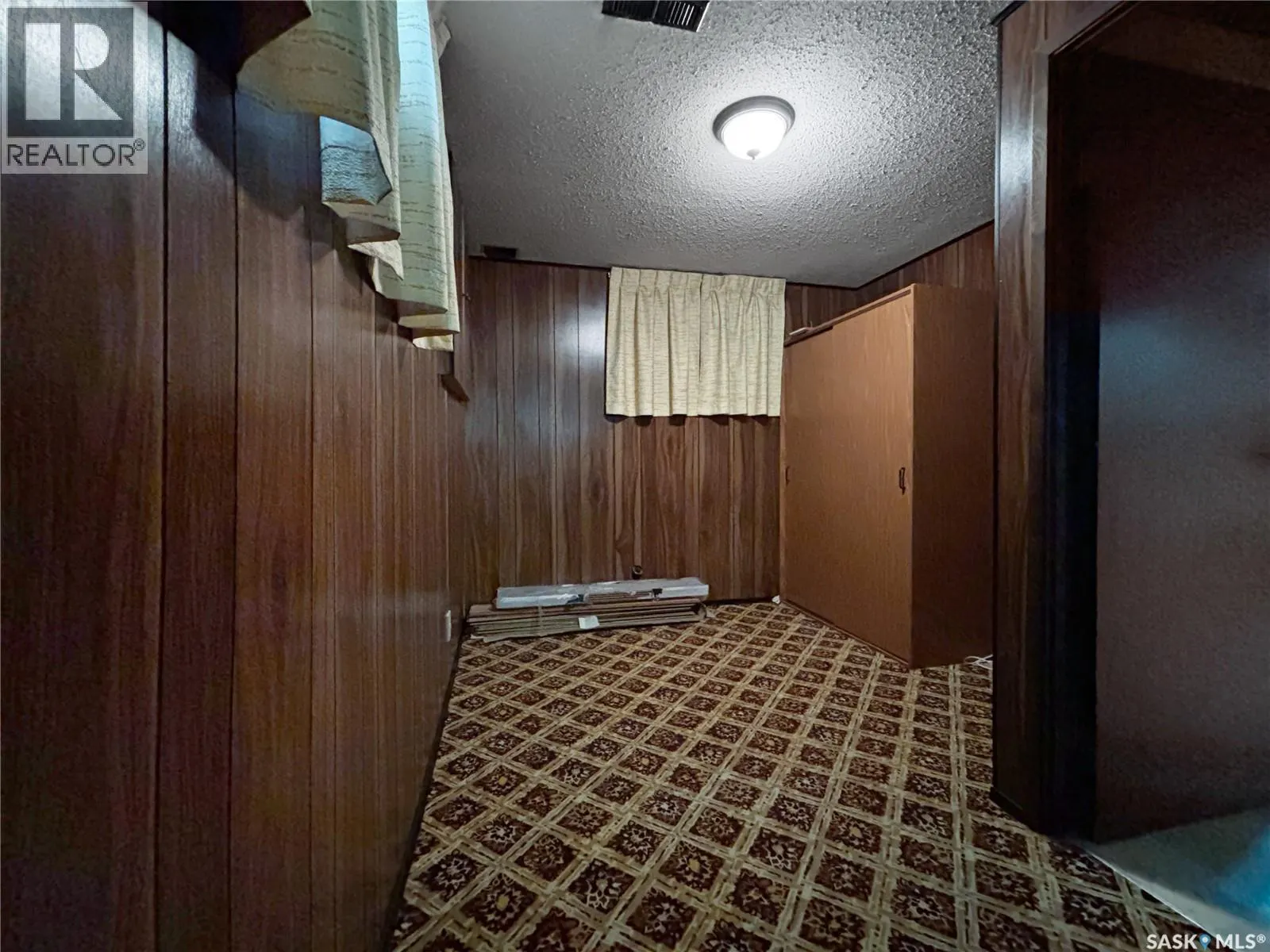 3213 33rd STREET W