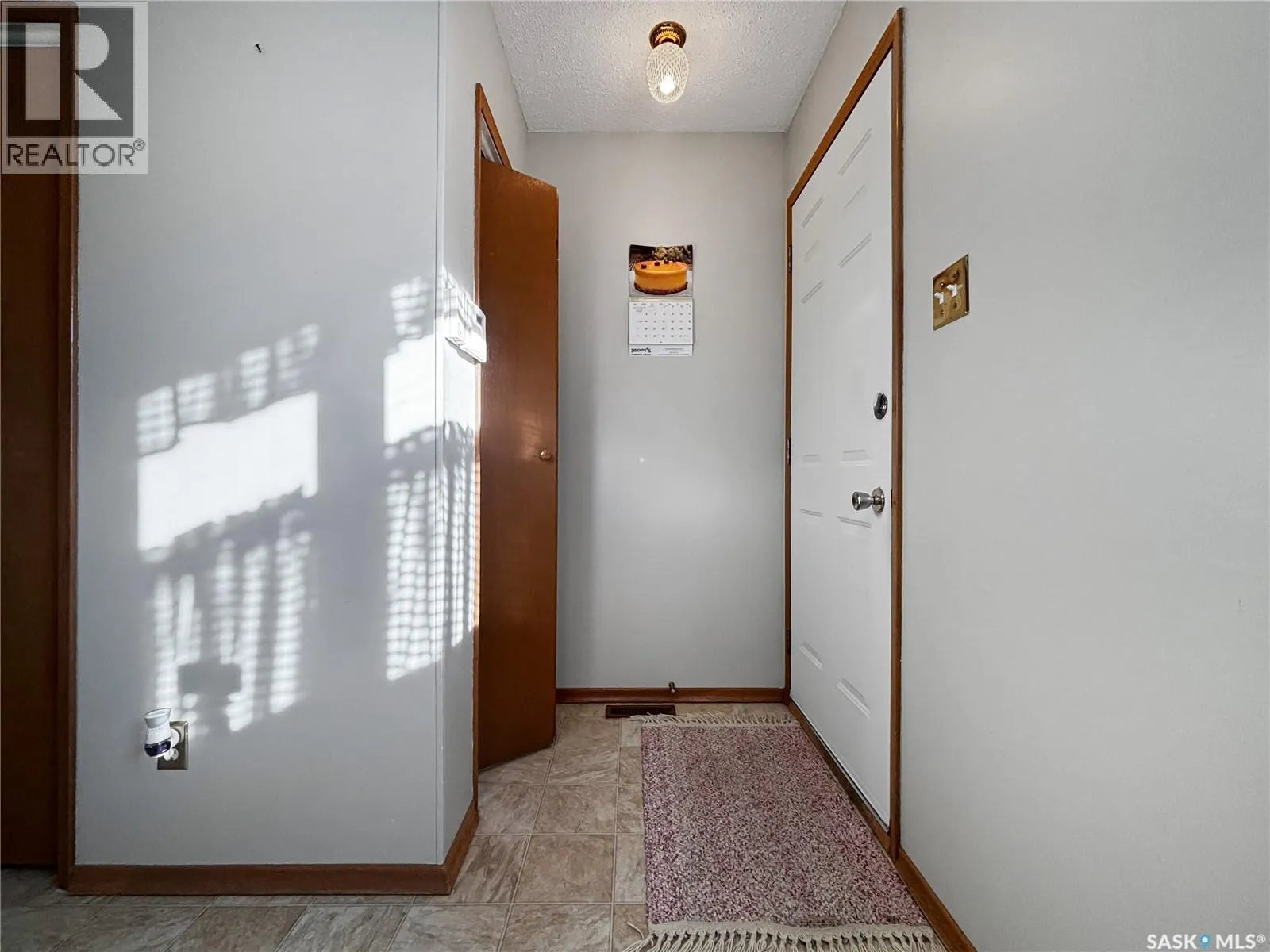 3213 33rd STREET W