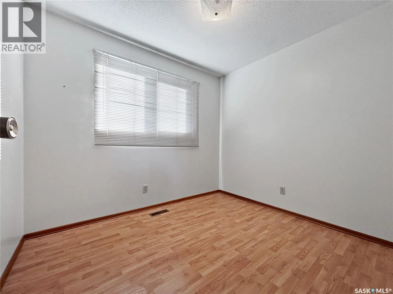 3213 33rd STREET W