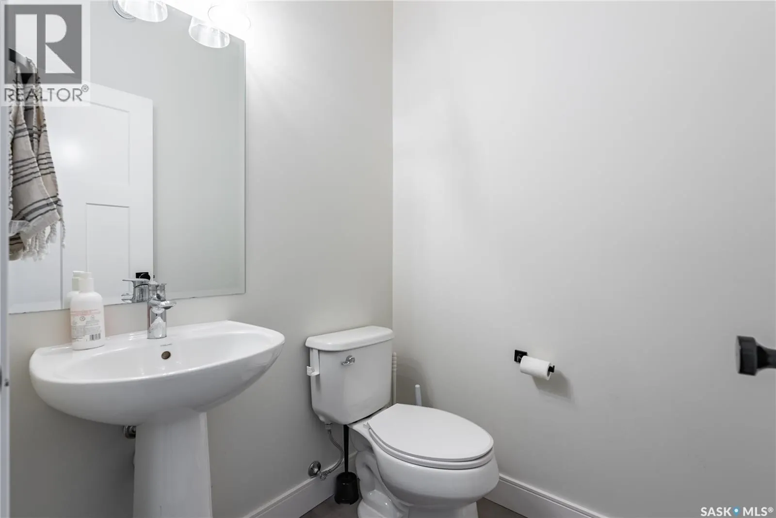 499 McFaull CRESCENT