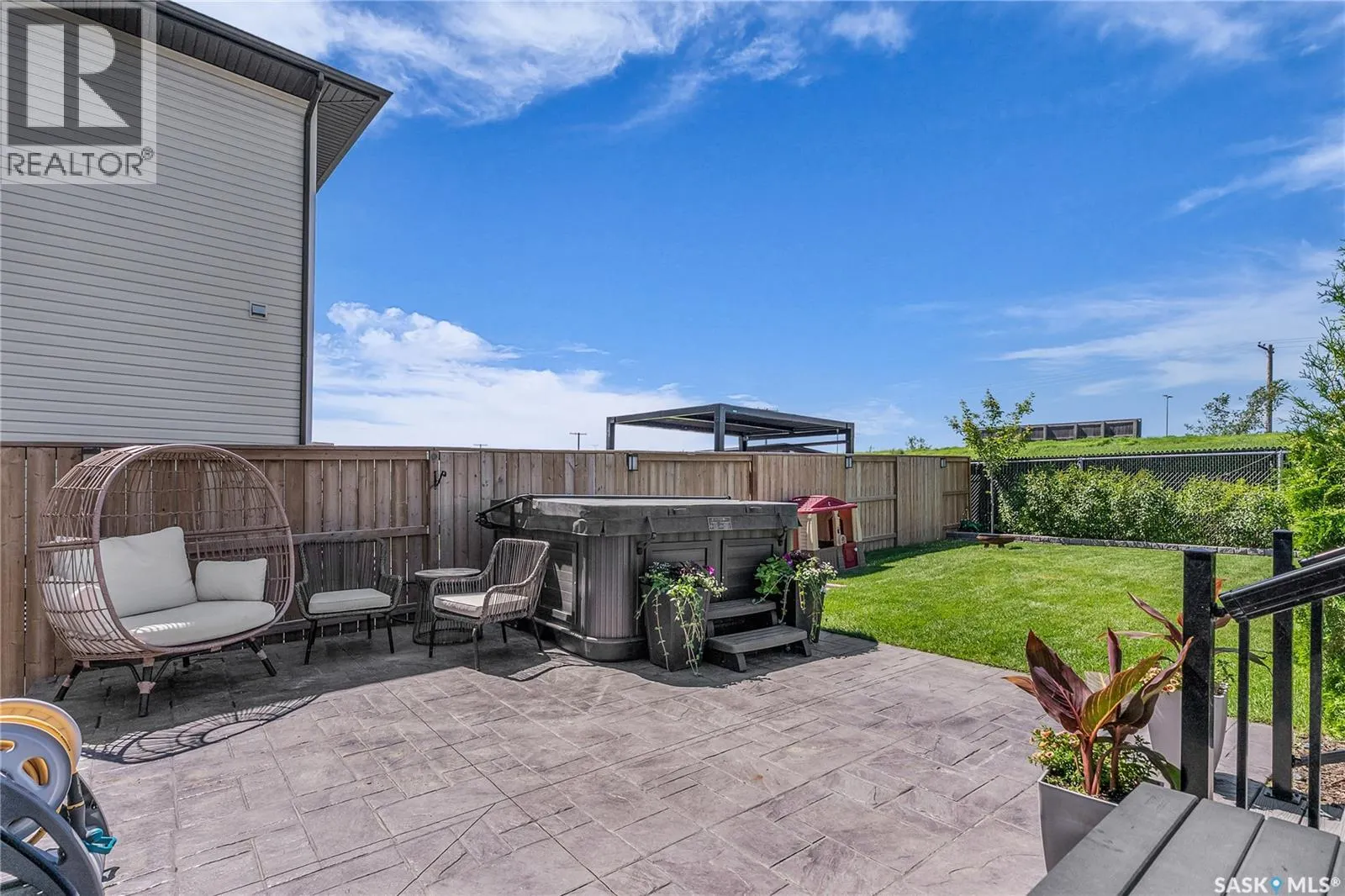 499 McFaull CRESCENT