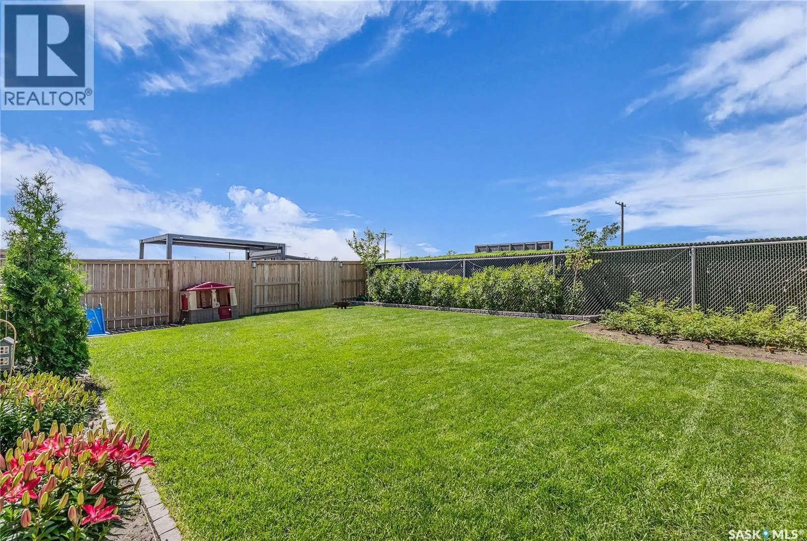 499 McFaull CRESCENT