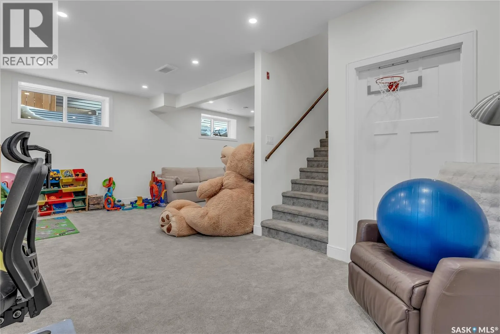 499 McFaull CRESCENT