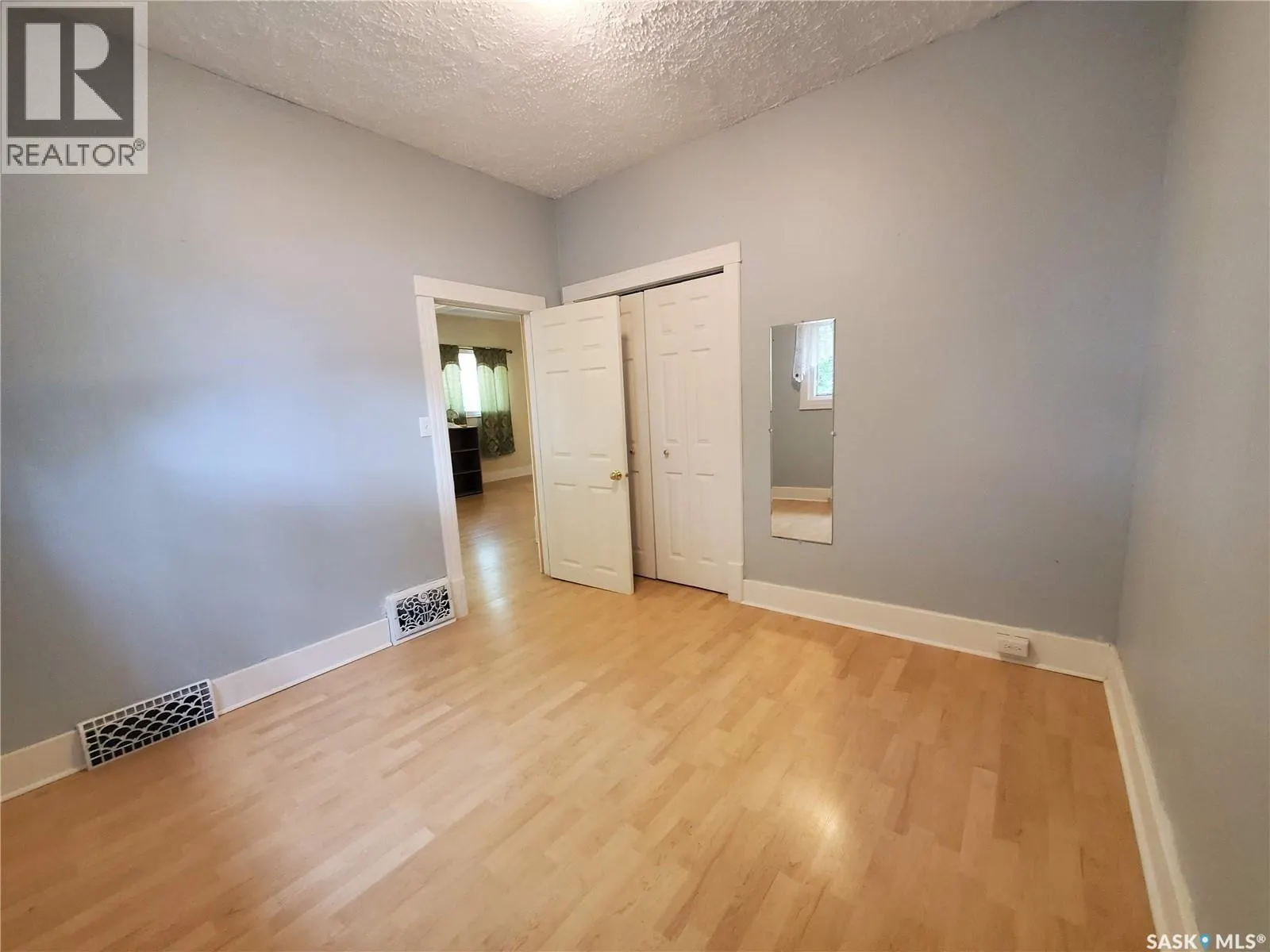 122 WALL AVENUE