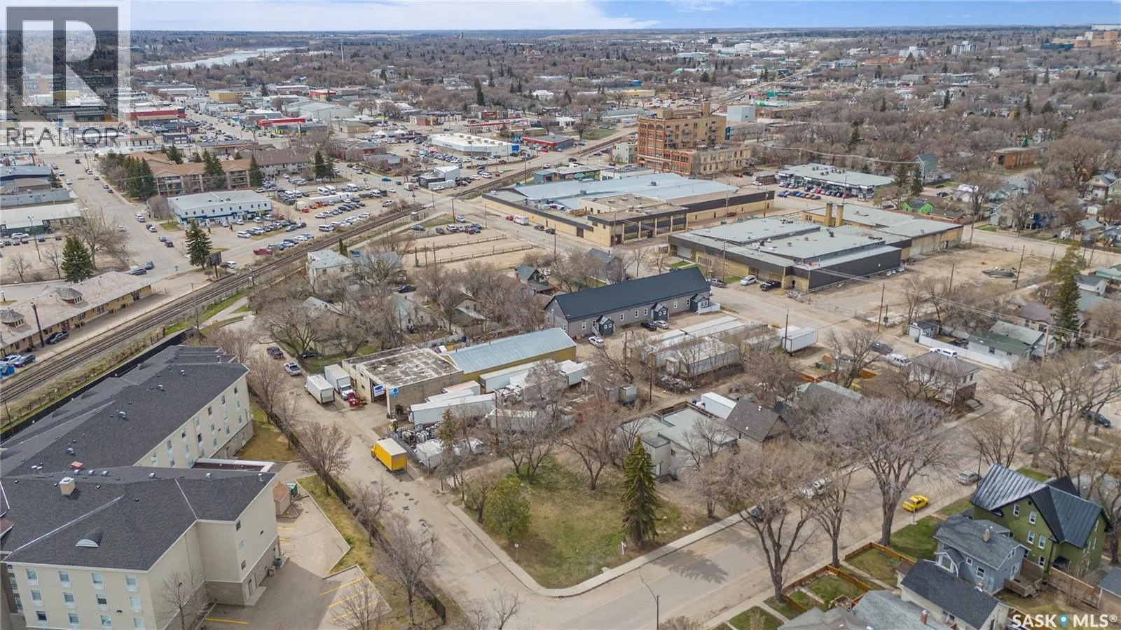 205 25th STREET W
