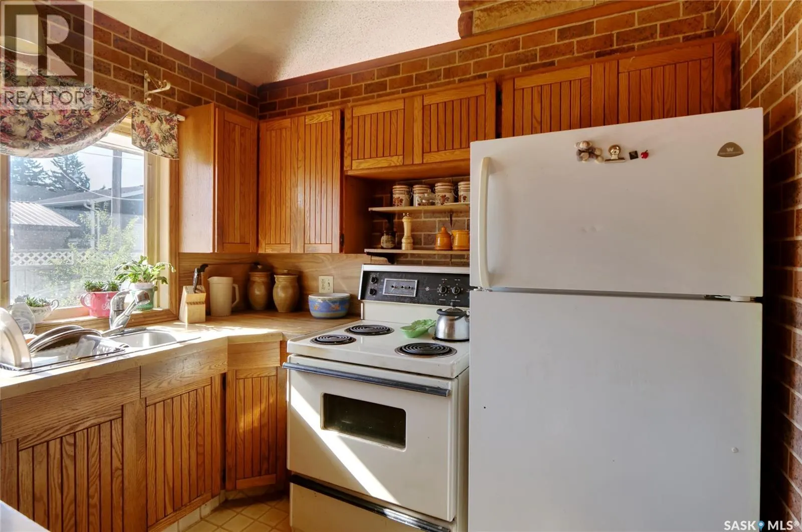 1211 Gordon ROAD