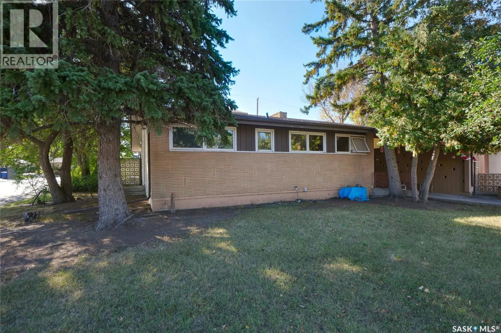 1211 Gordon ROAD