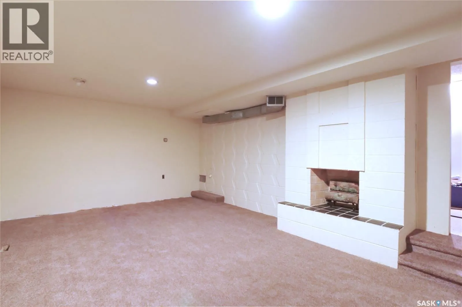 1211 Gordon ROAD
