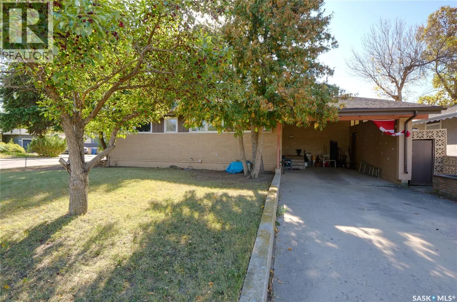 1211 Gordon ROAD