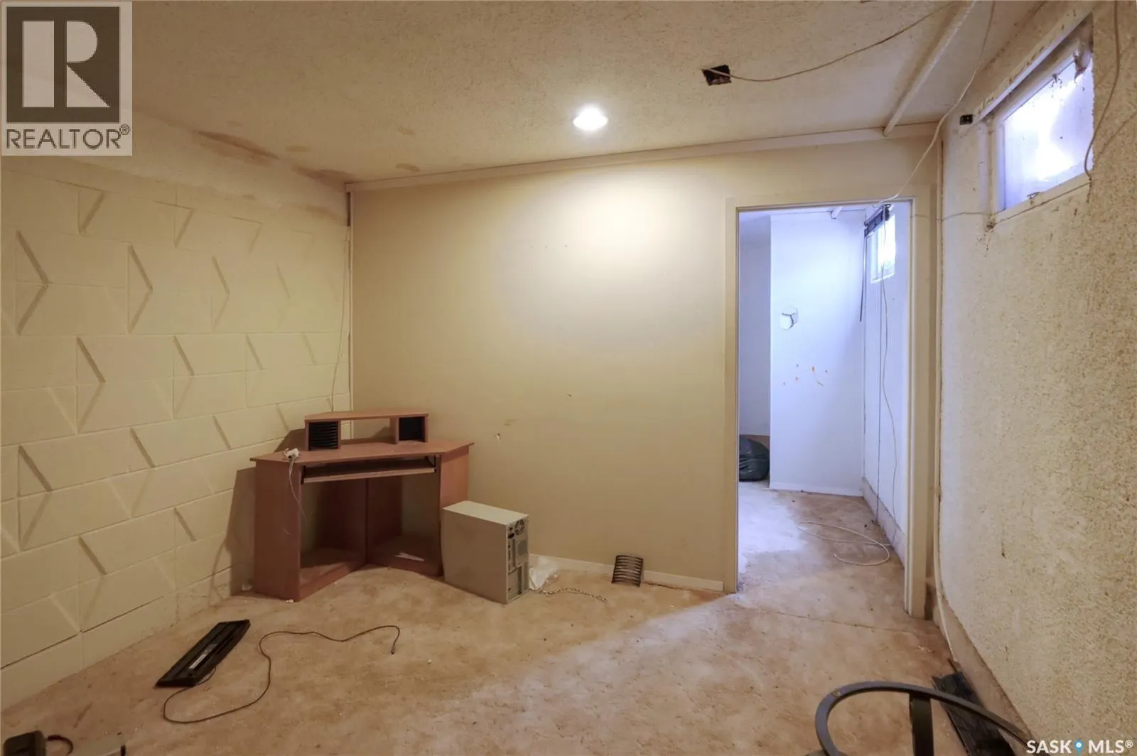 1211 Gordon ROAD
