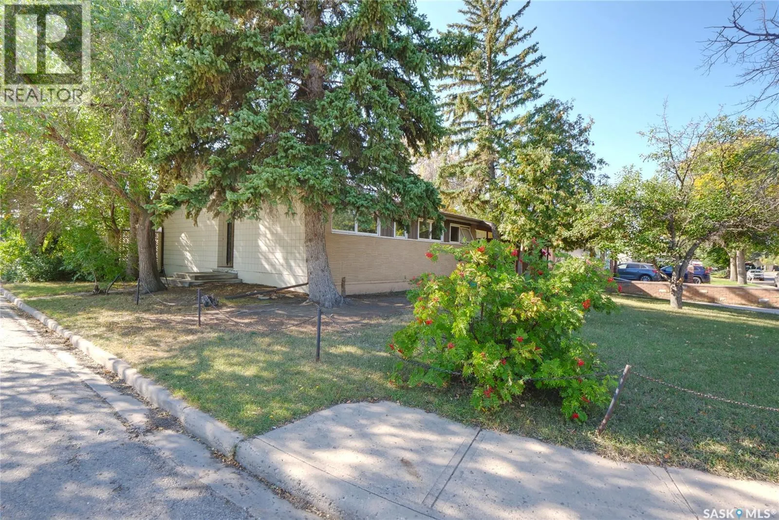 1211 Gordon ROAD
