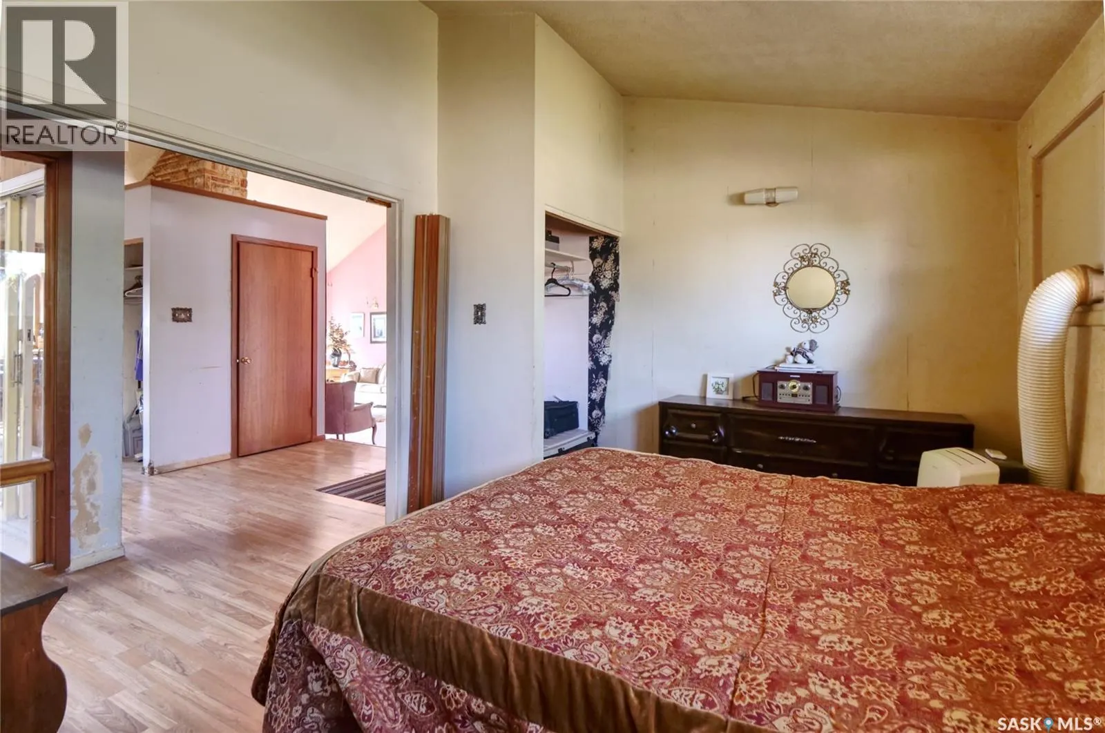 1211 Gordon ROAD