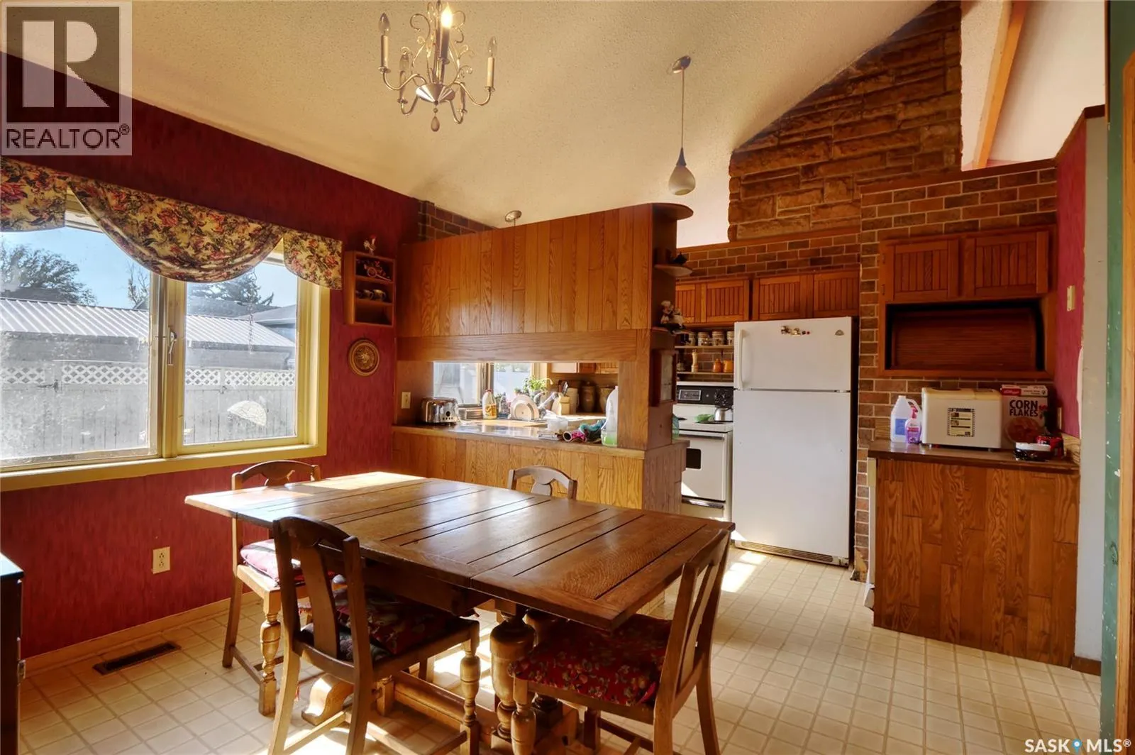 1211 Gordon ROAD