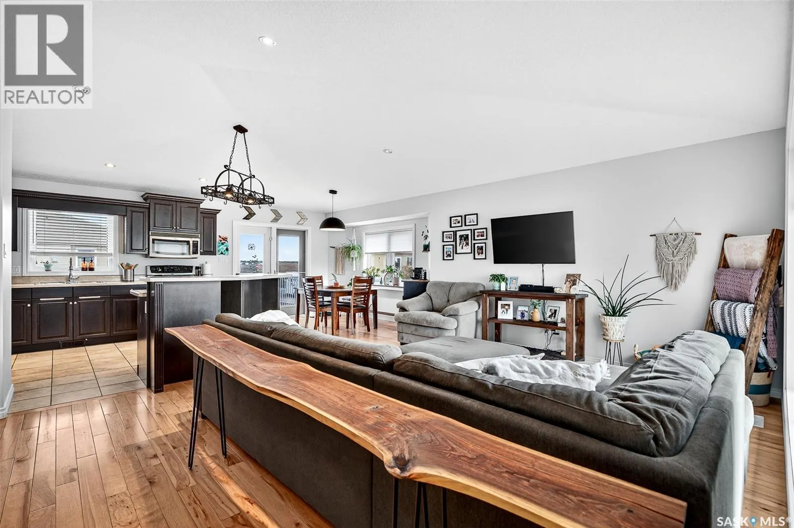 2 Belmont CRESCENT