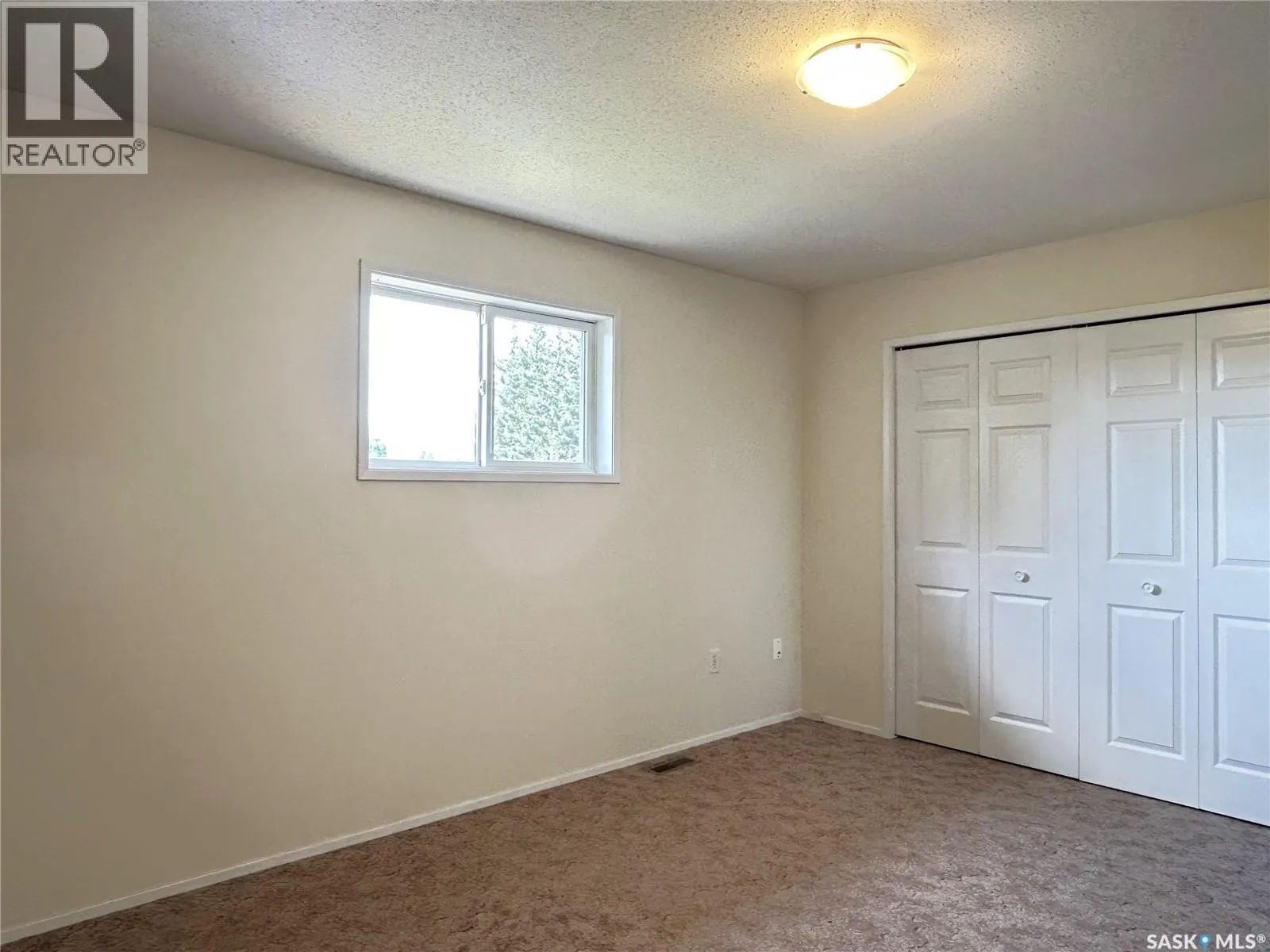 242 Lochrie CRESCENT