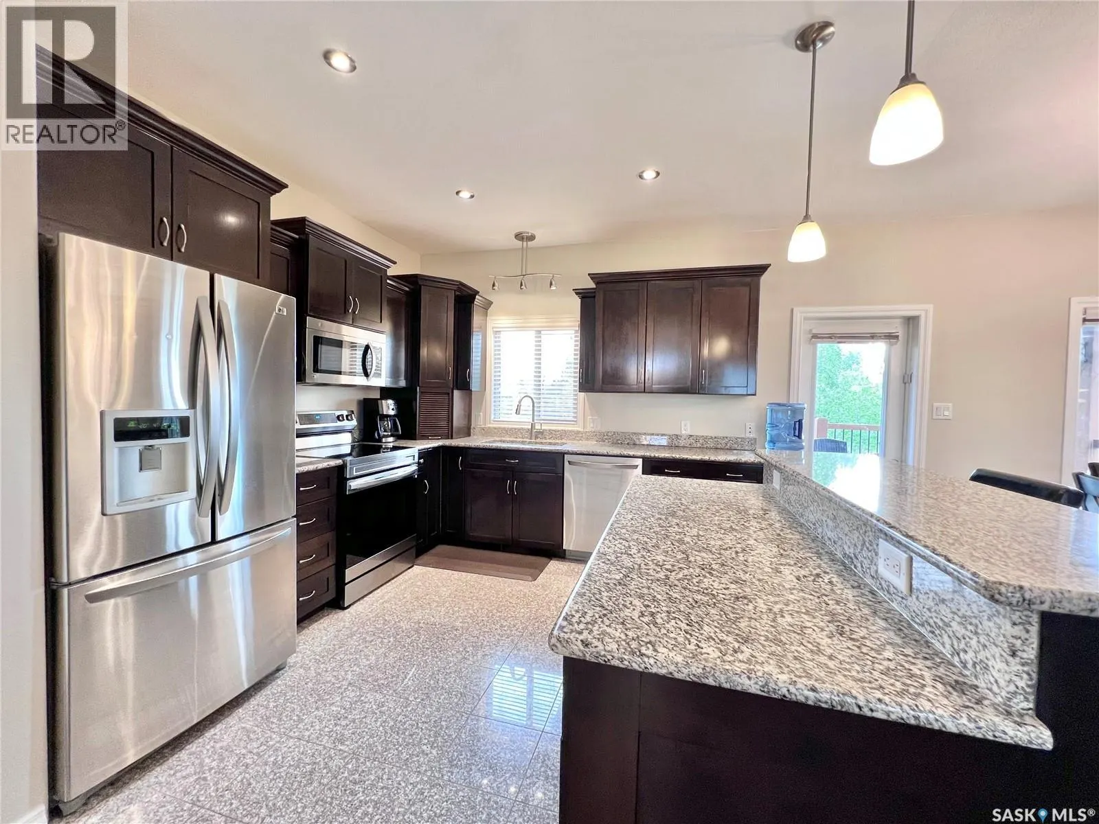 104 4th STREET E