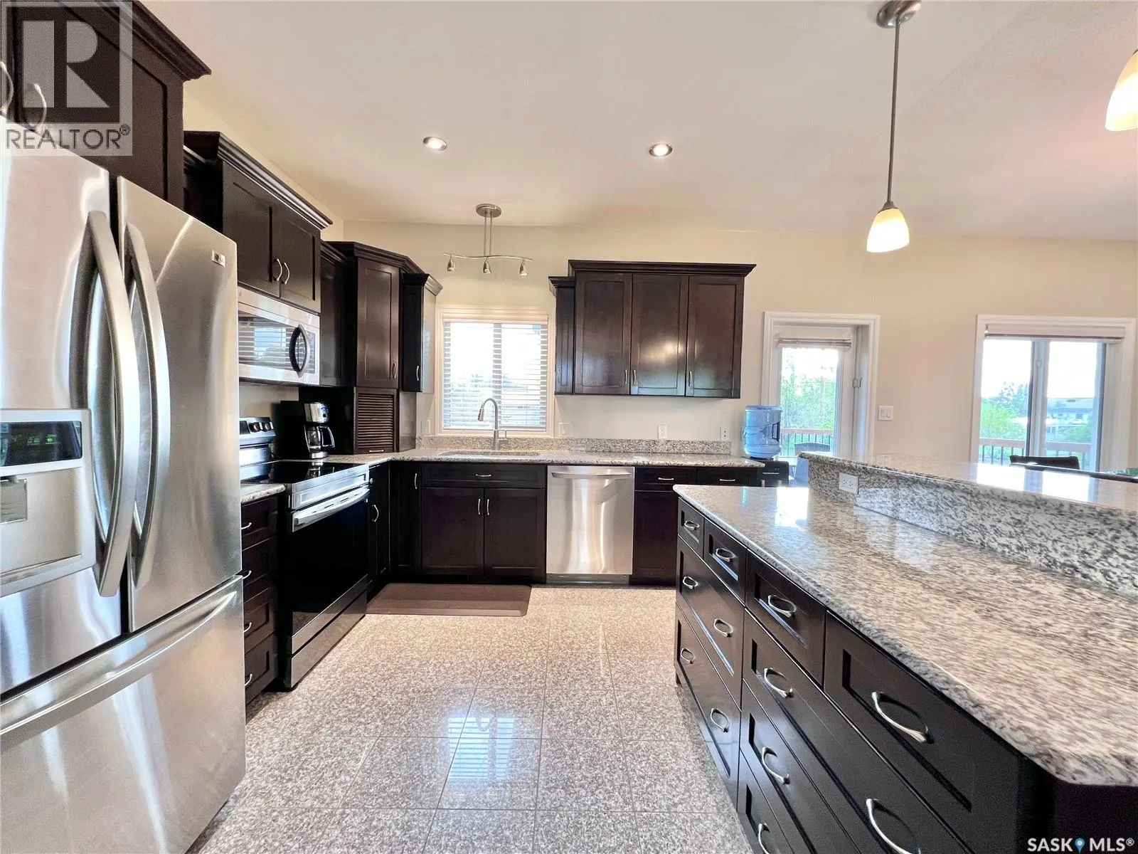 104 4th STREET E