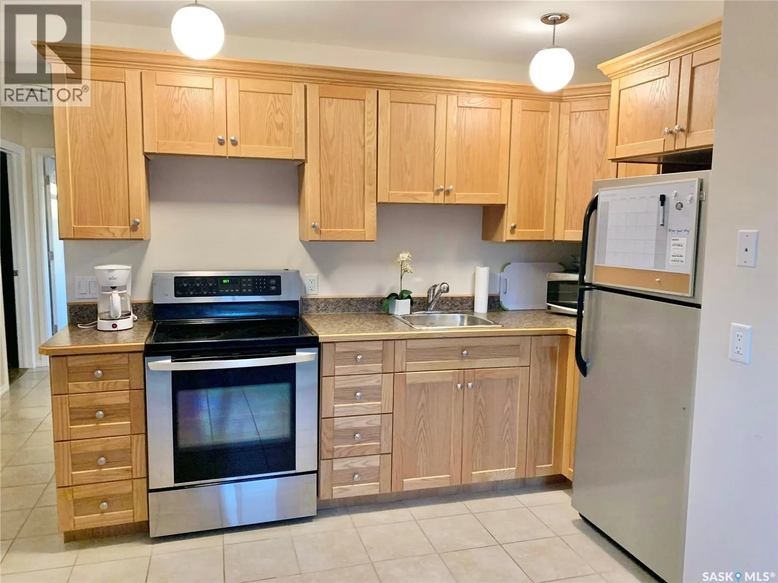 104 4th STREET E