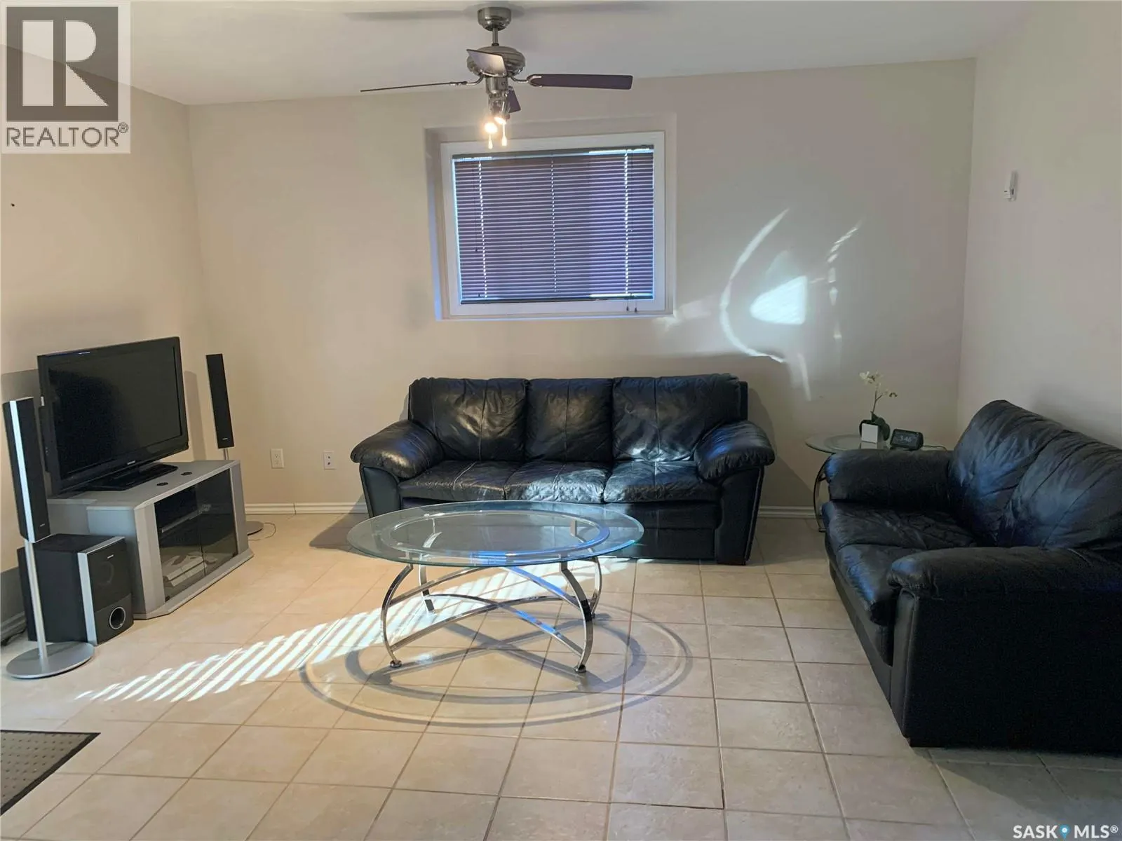 104 4th STREET E