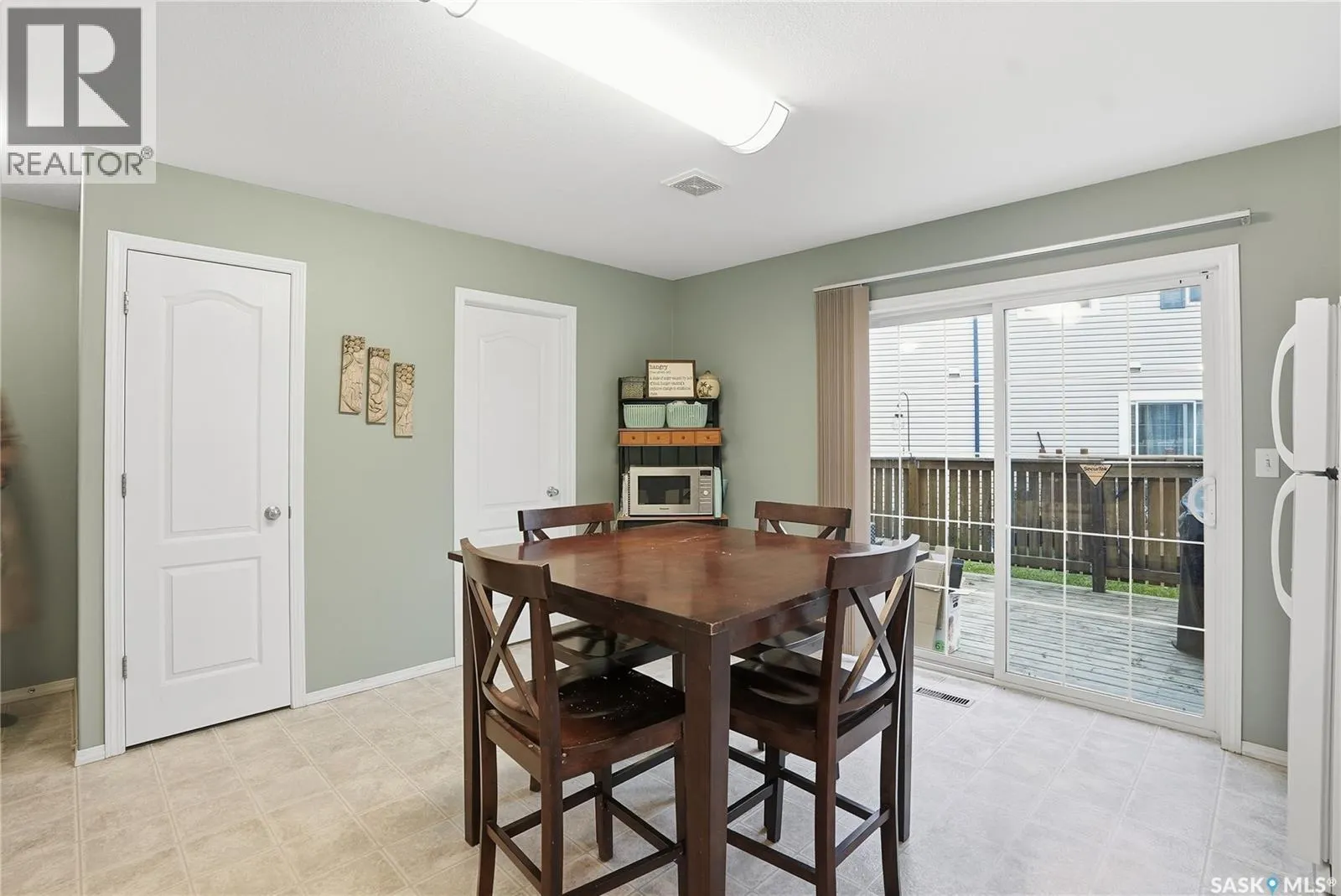 213 663 Beckett CRESCENT