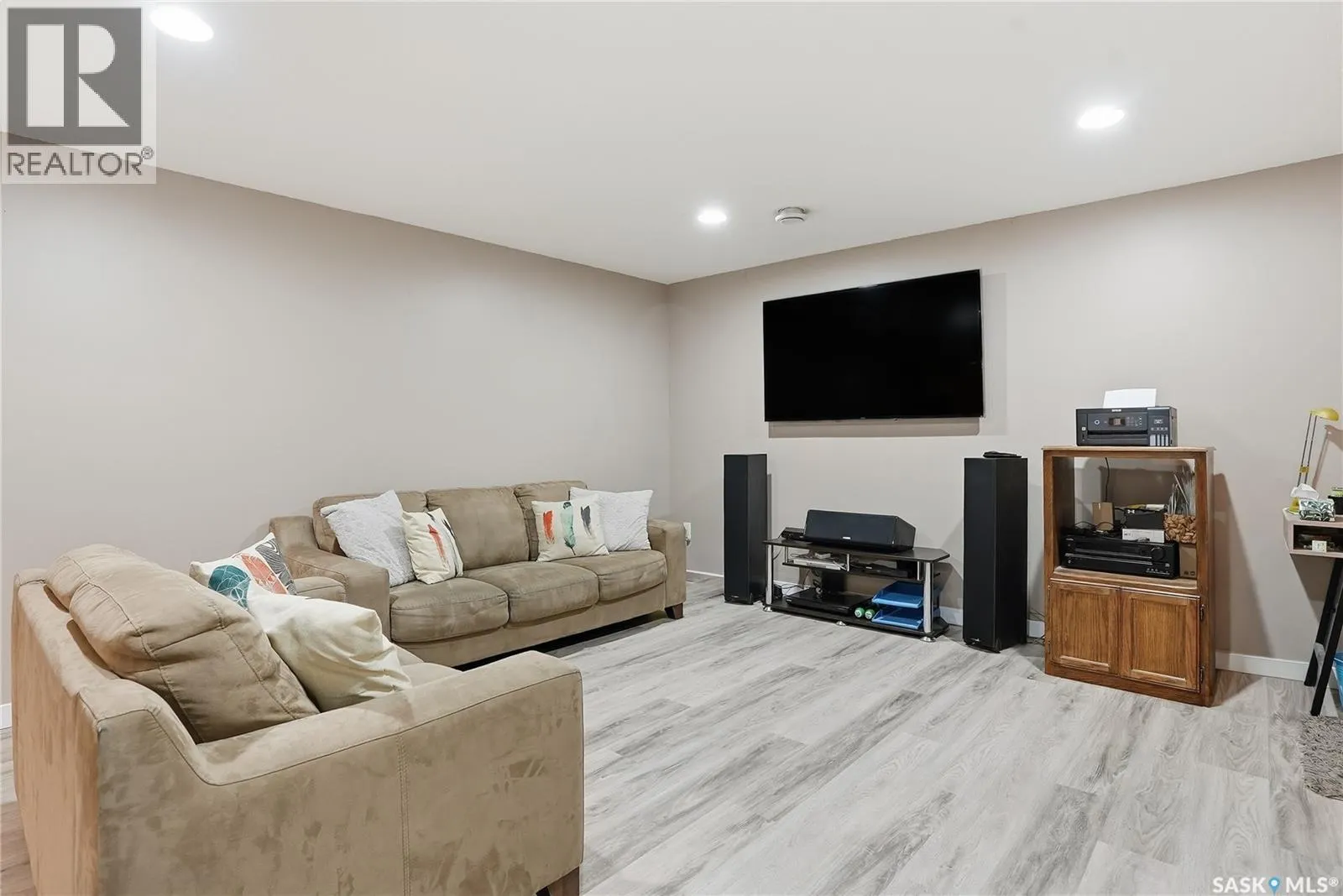213 663 Beckett CRESCENT