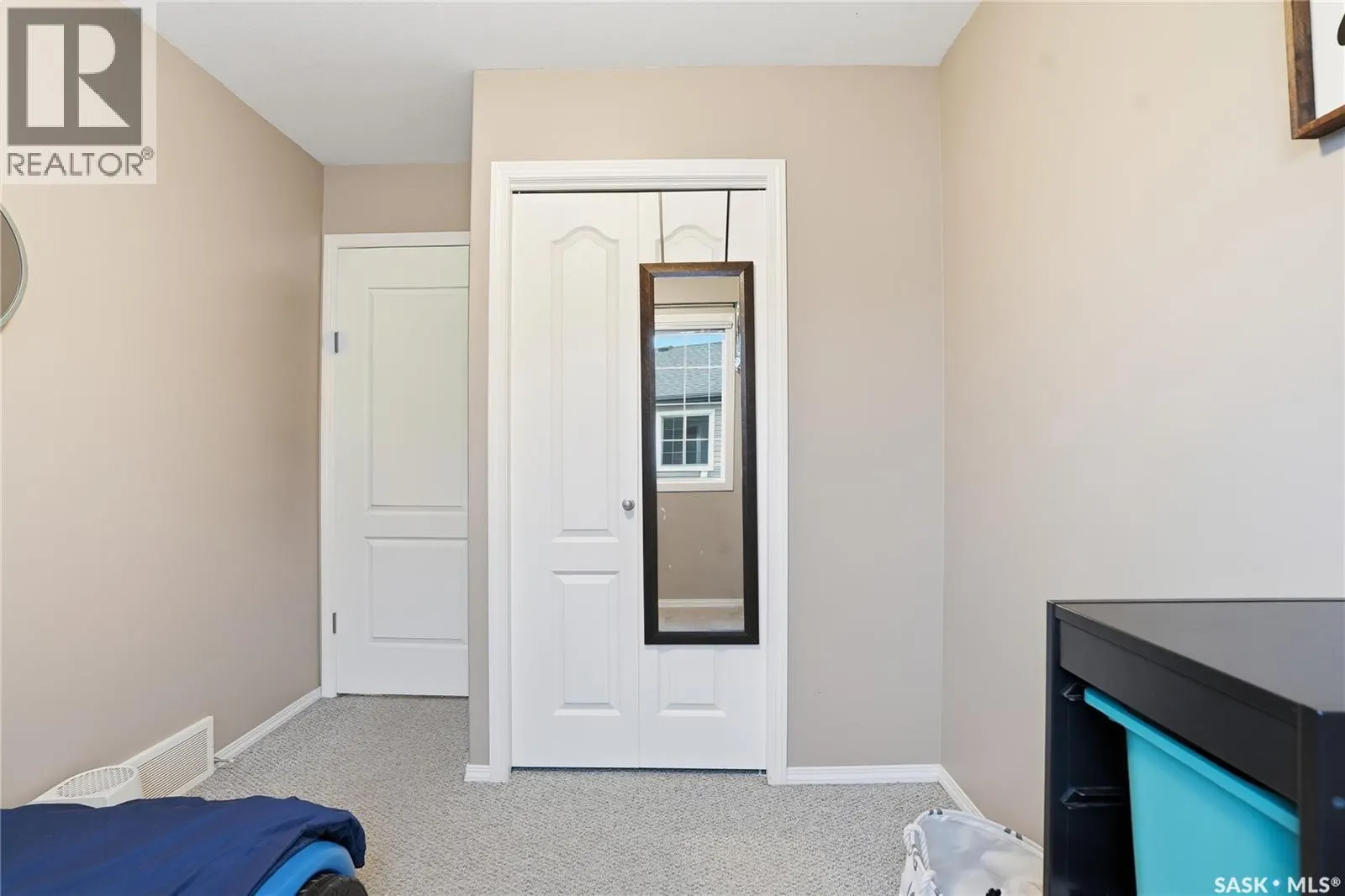 213 663 Beckett CRESCENT