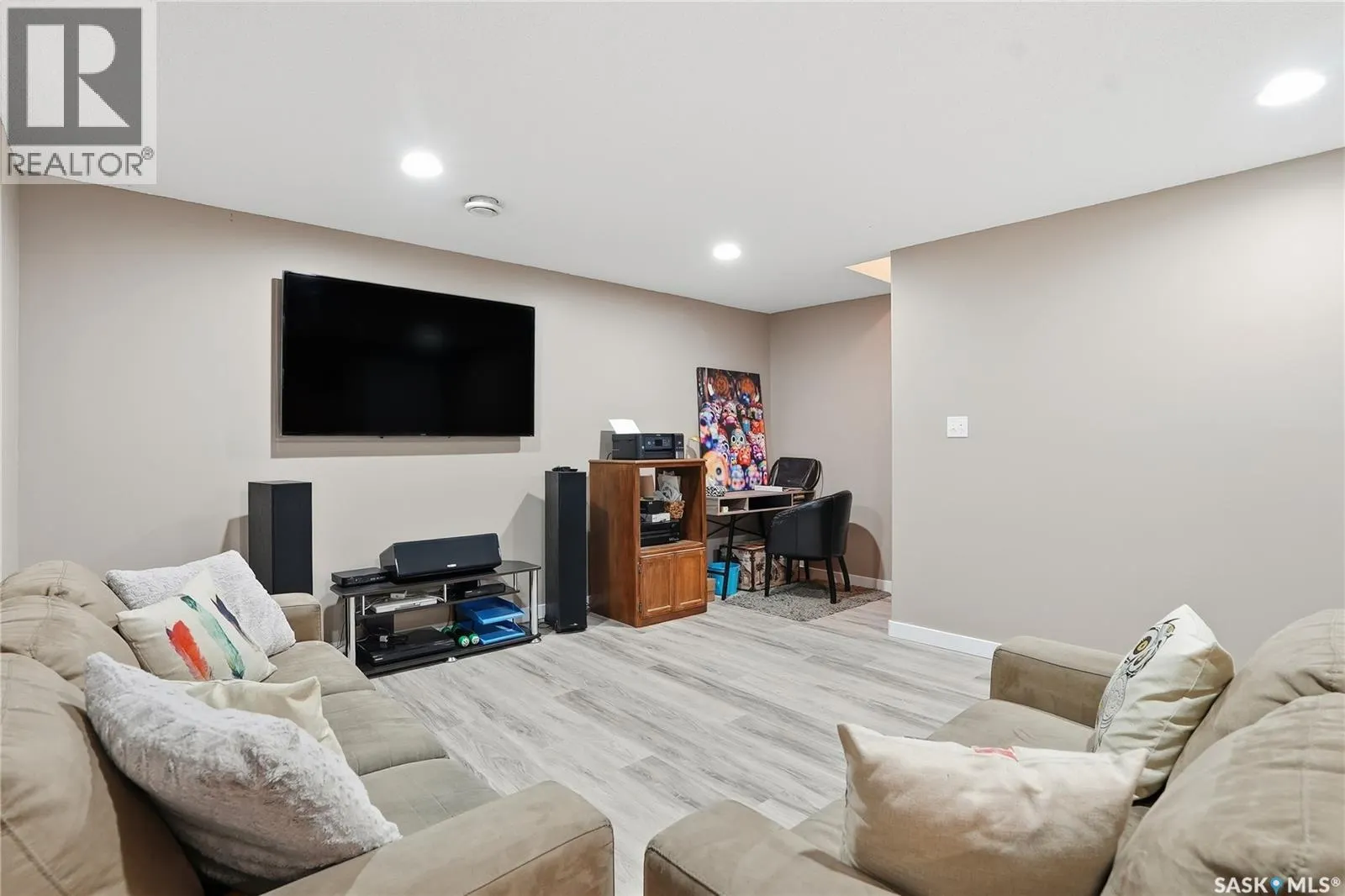 213 663 Beckett CRESCENT