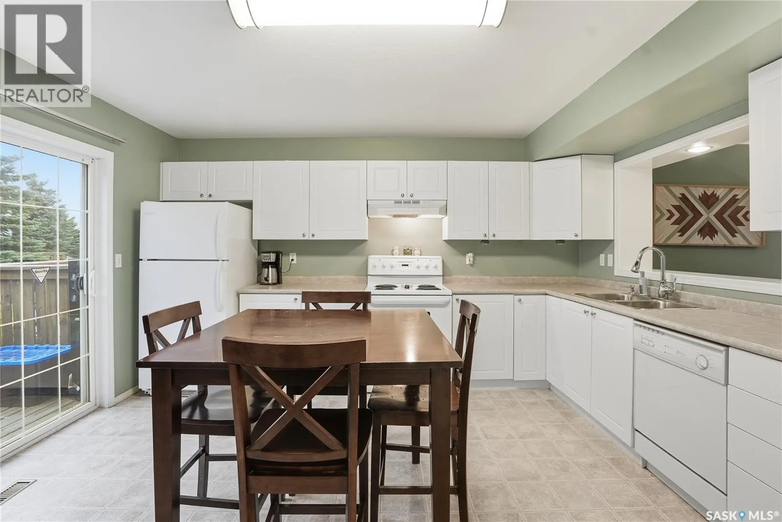 213 663 Beckett CRESCENT