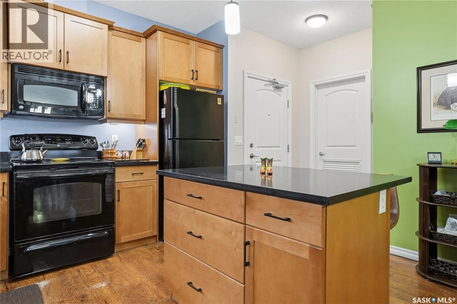 301 2160 Heseltine ROAD