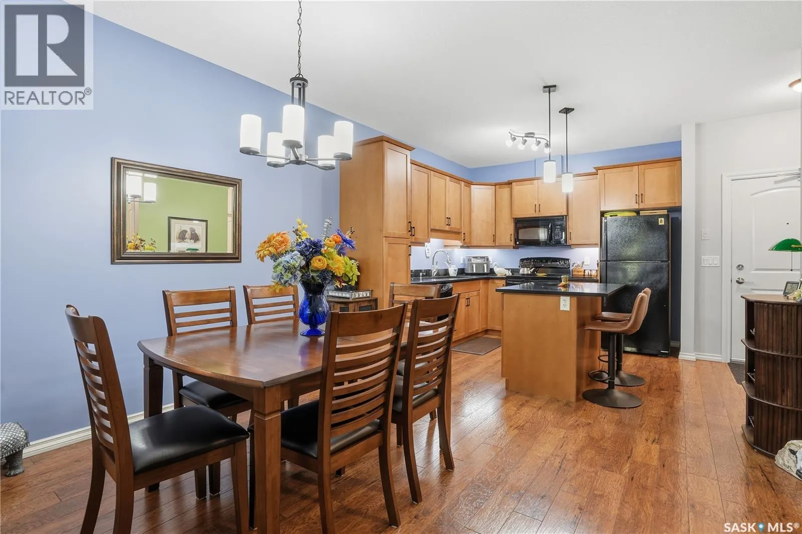 301 2160 Heseltine ROAD