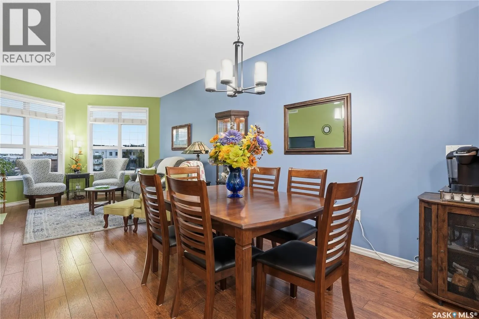 301 2160 Heseltine ROAD