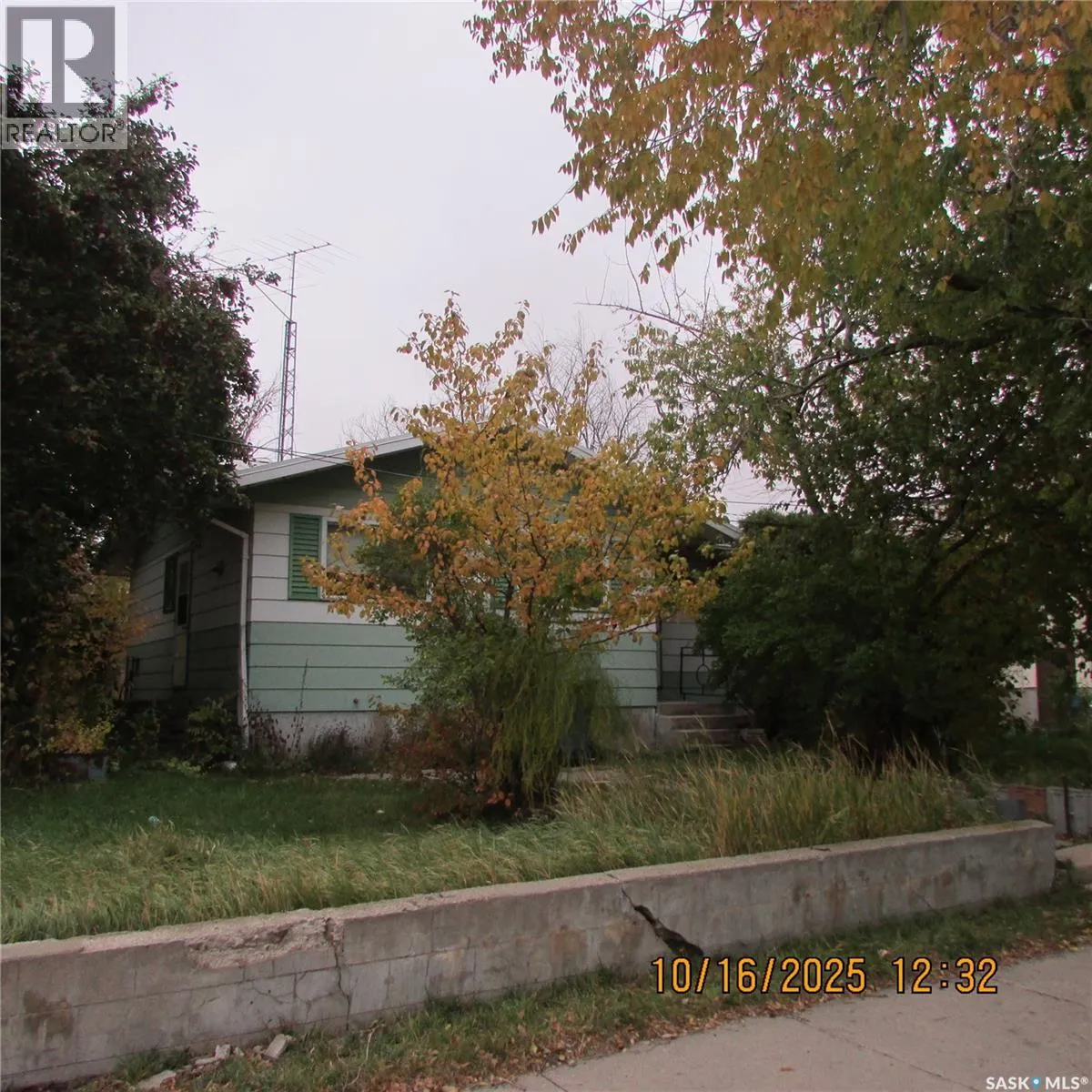 406 Chickney STREET