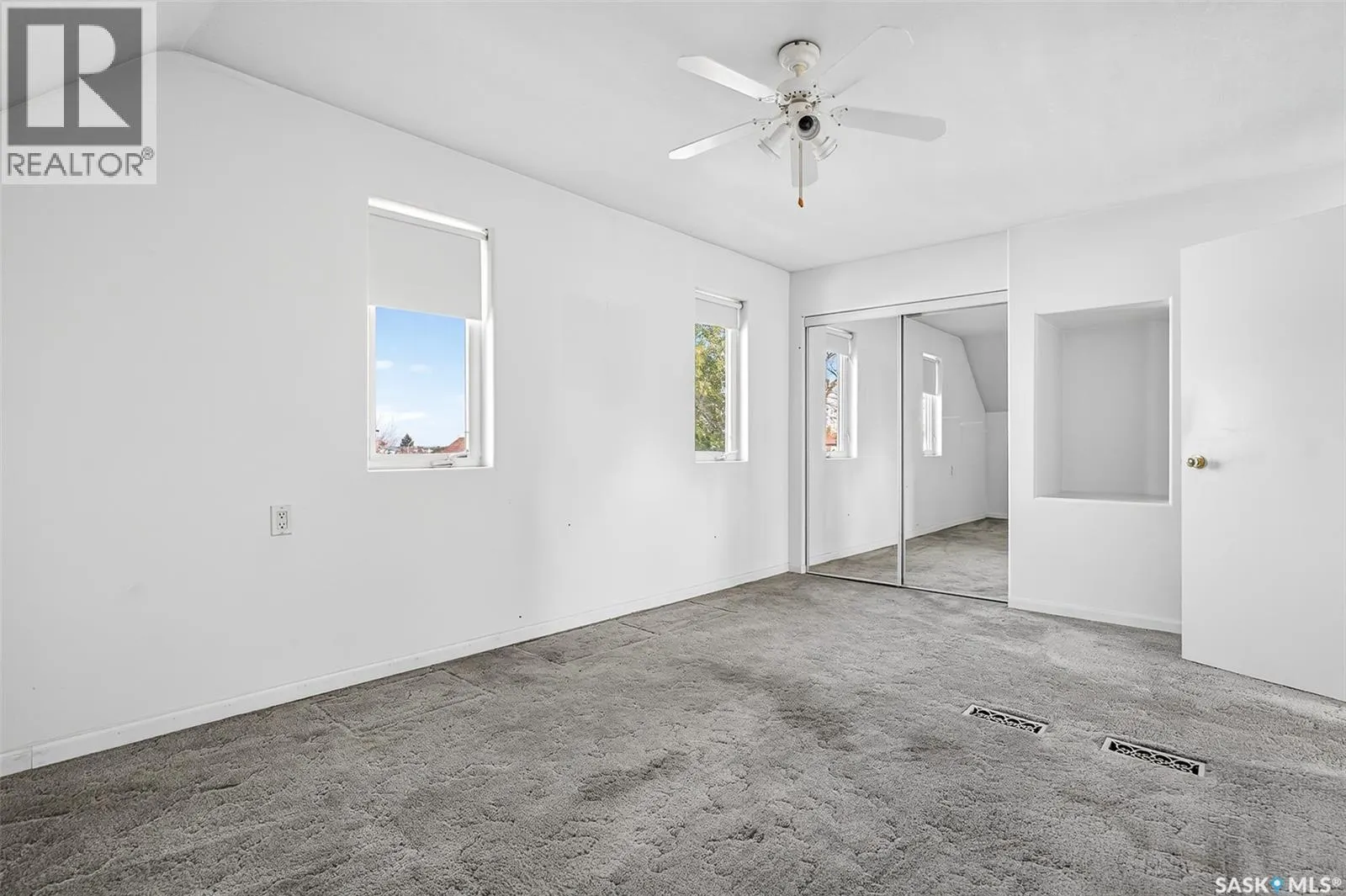 423 Coteau STREET W