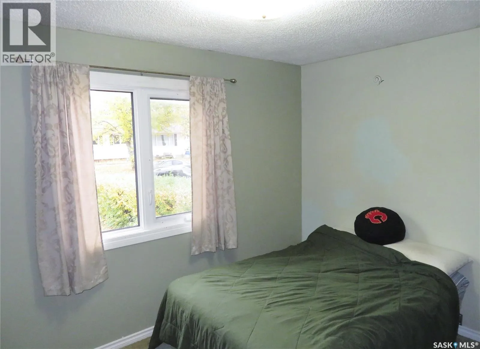 933 Macklem DRIVE