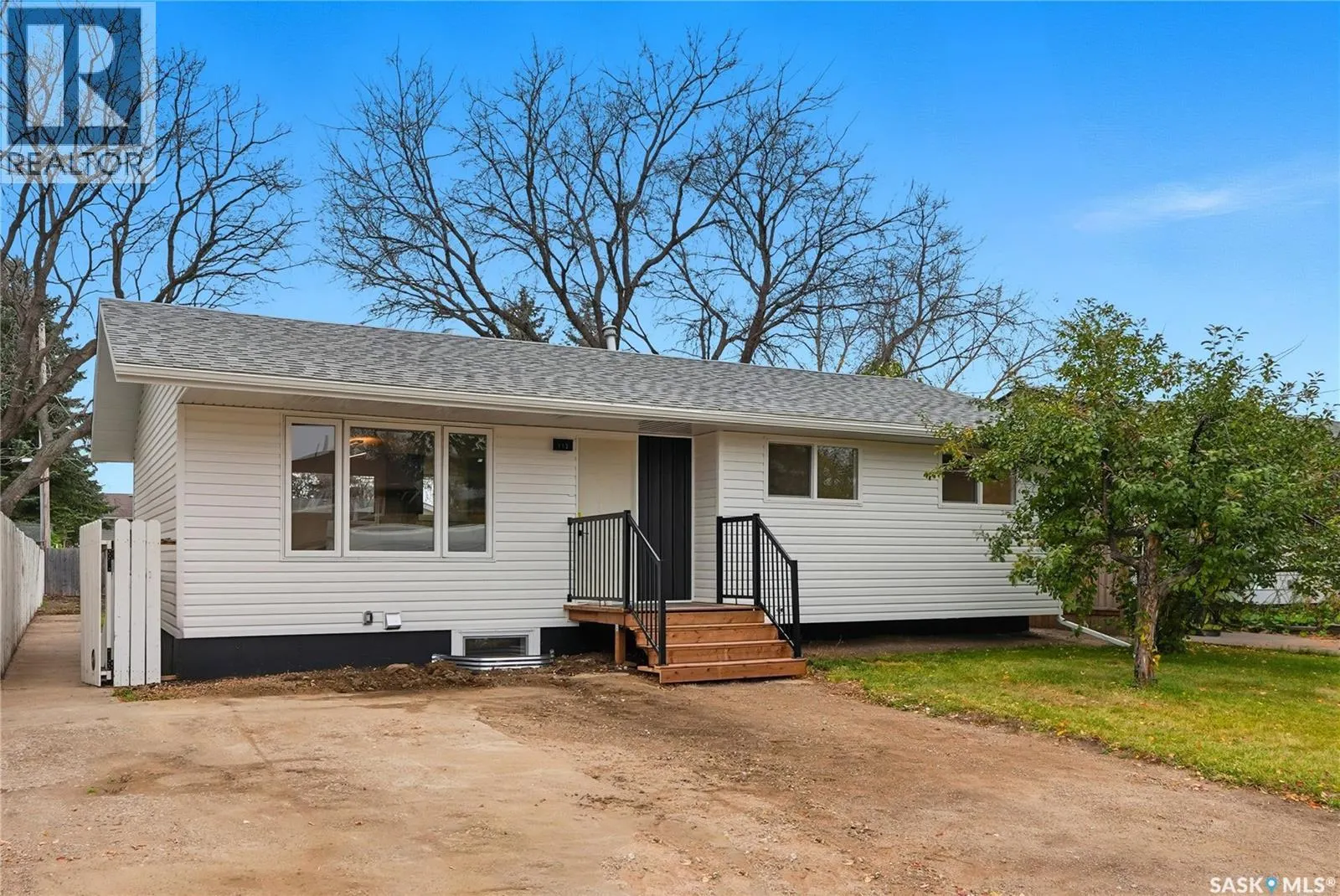 113 5th AVENUE N