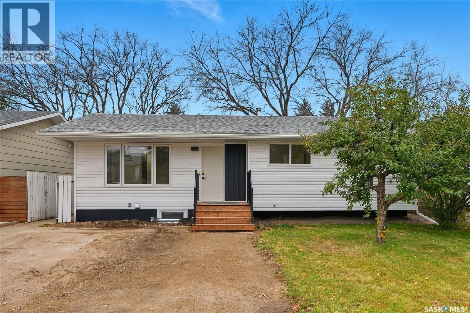 113 5th AVENUE N