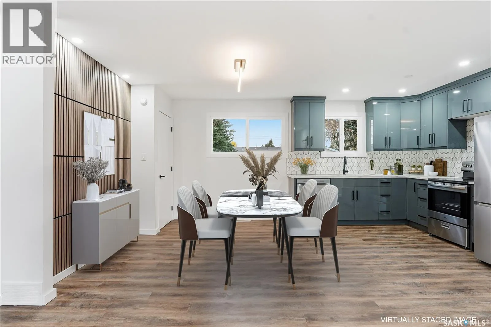 113 5th AVENUE N