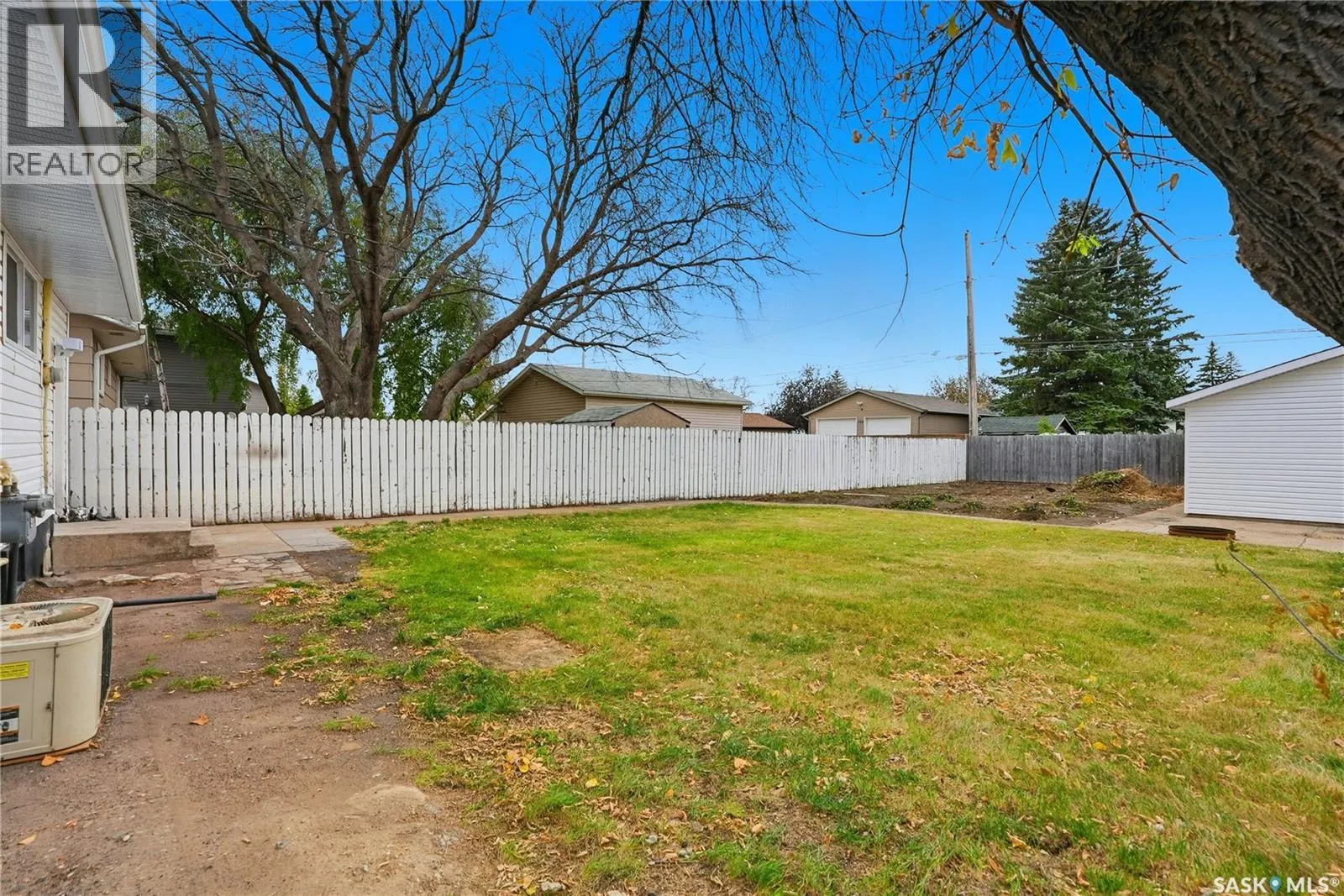 113 5th AVENUE N