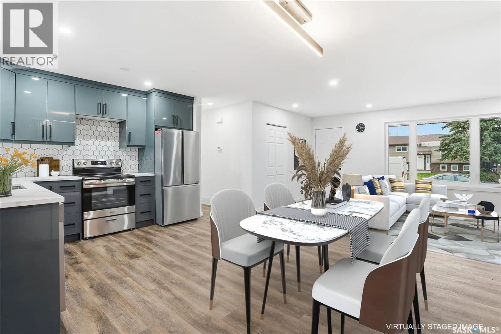 113 5th AVENUE N