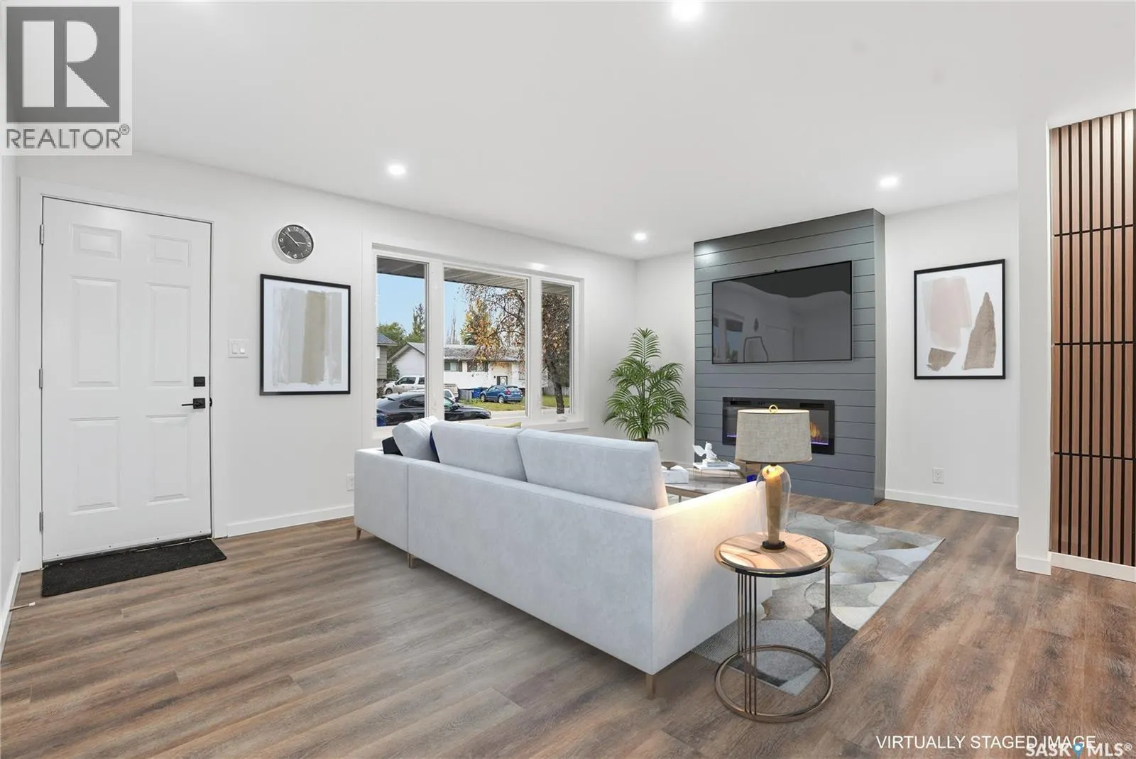 113 5th AVENUE N