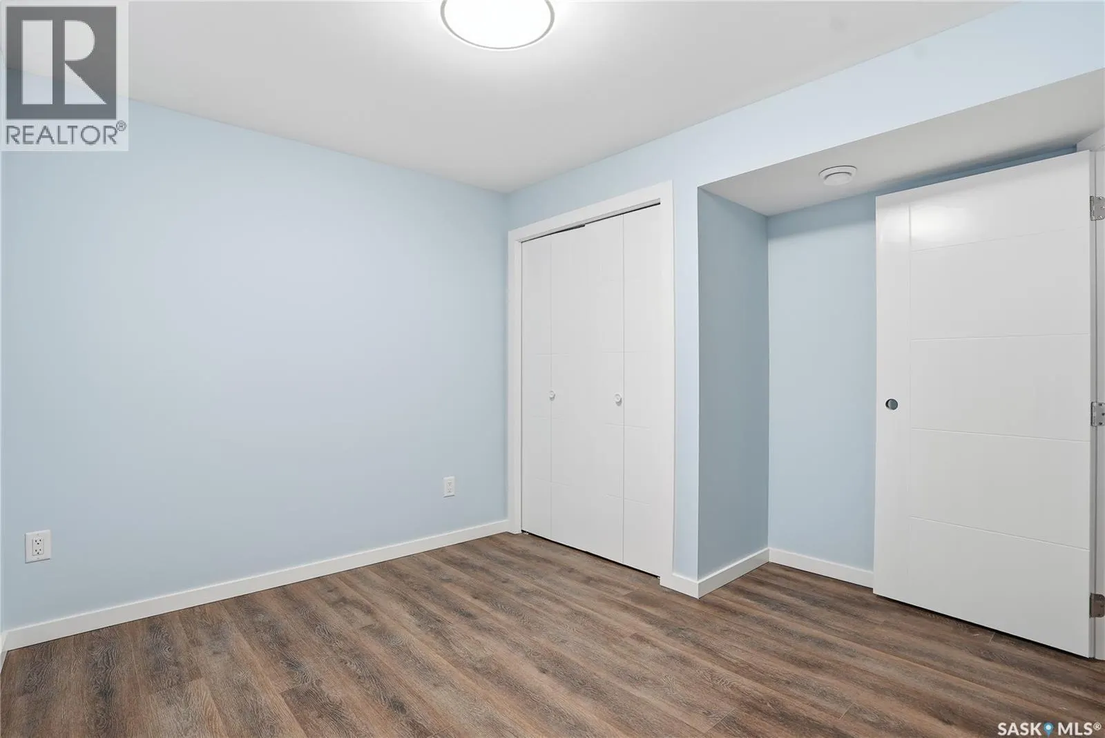 113 5th AVENUE N